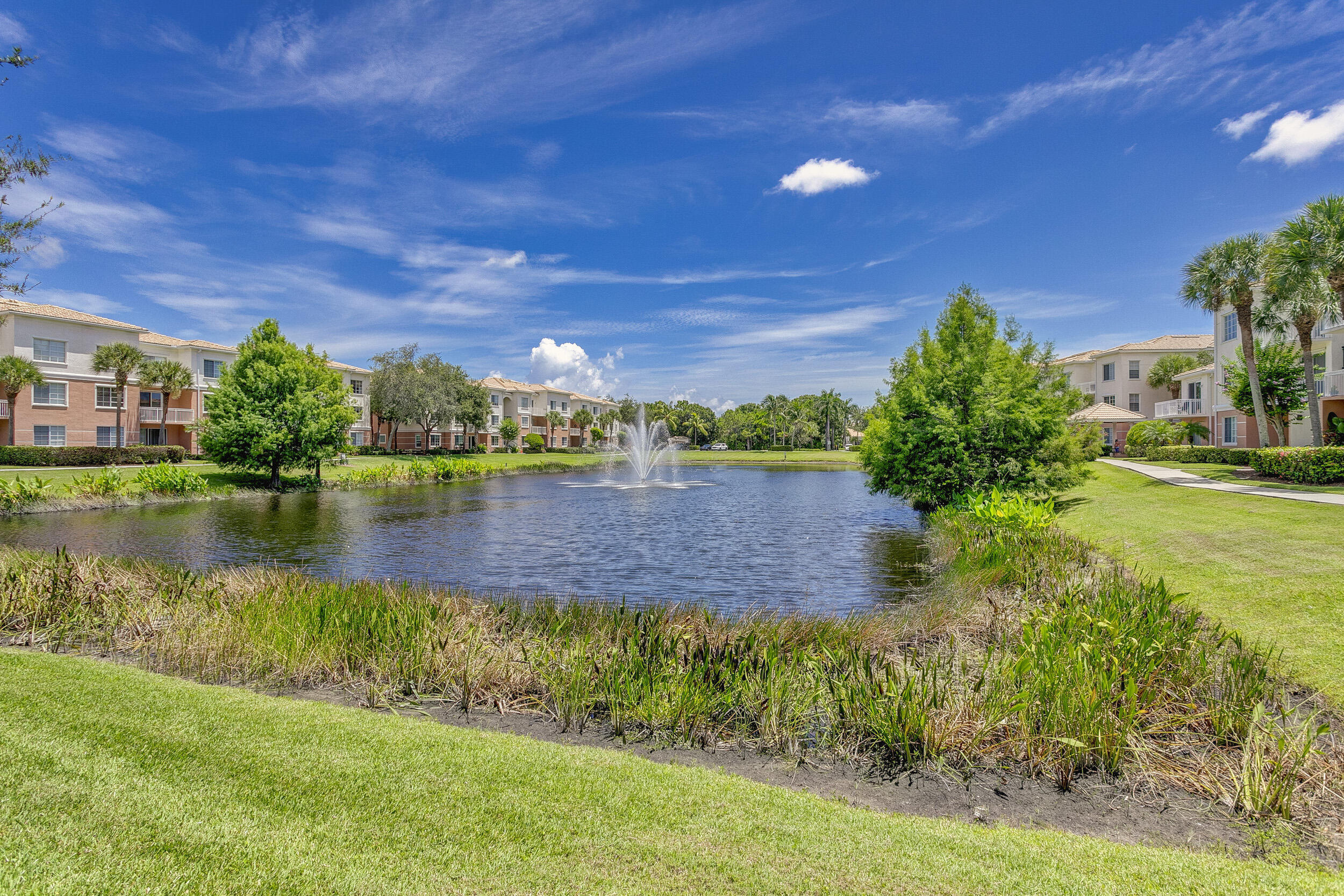9303 W Myrtlewood Cir, Palm Beach Gardens FL 33418