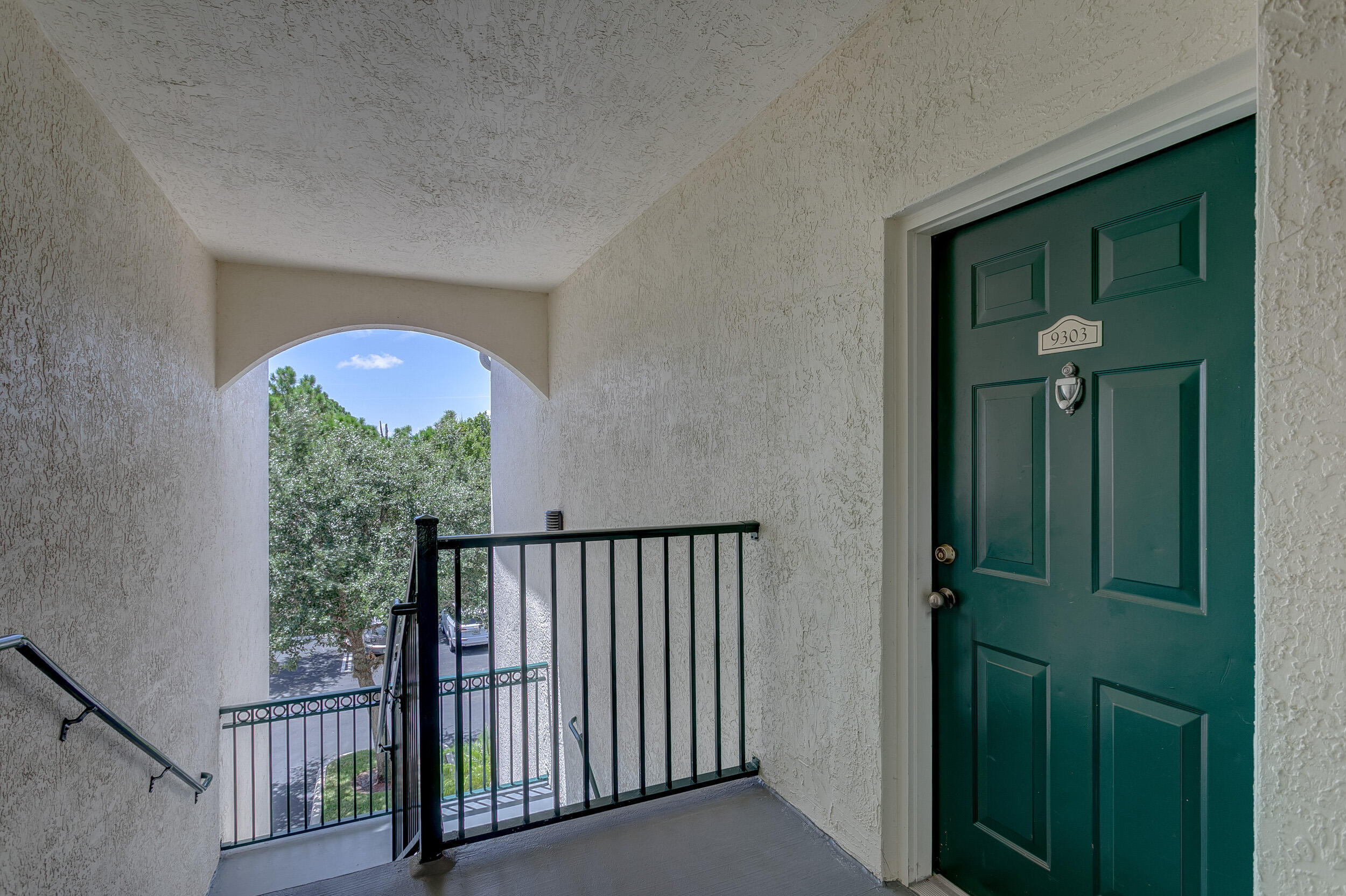 9303 W Myrtlewood Cir, Palm Beach Gardens FL 33418