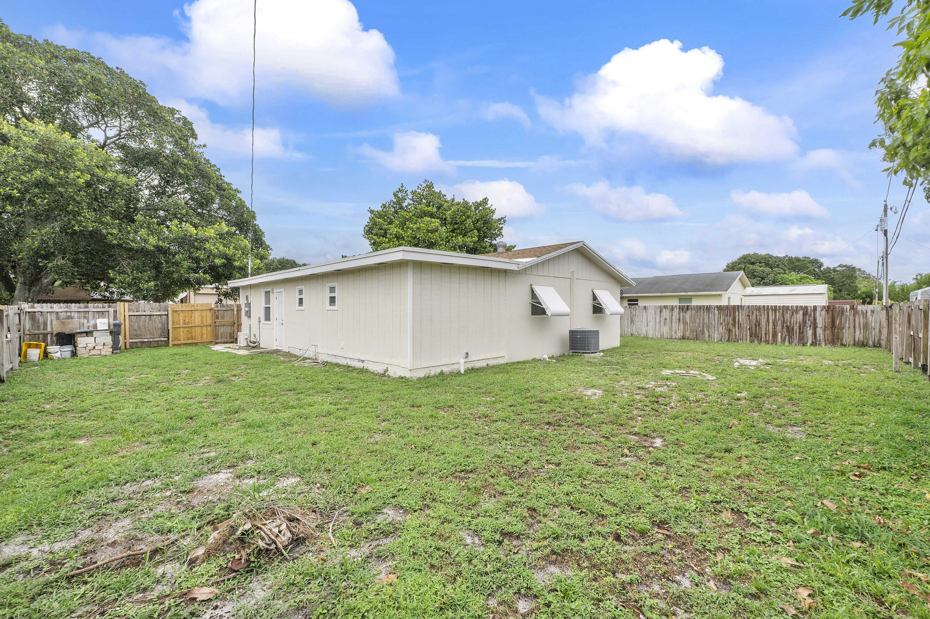 3344 Plaza, Lake Worth FL 33462