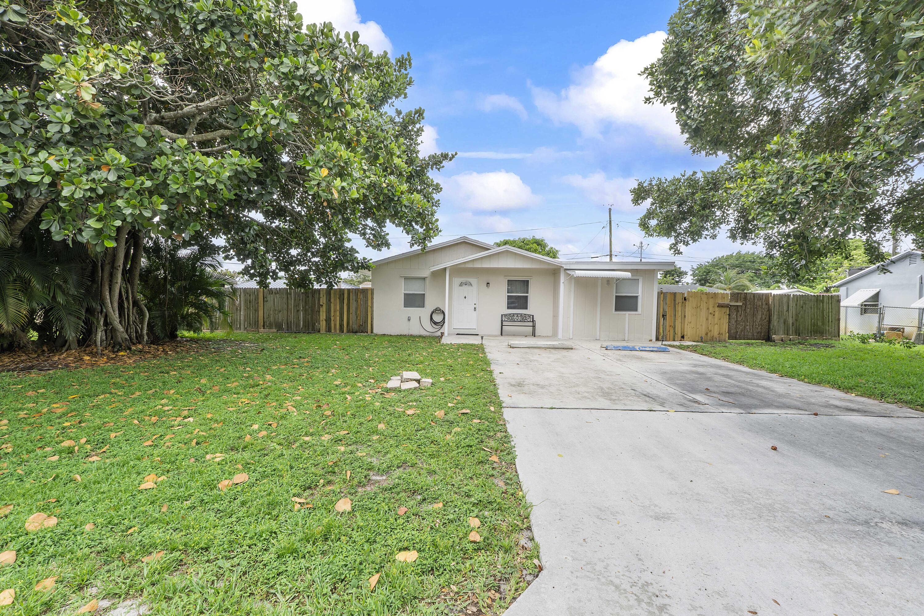 3344 Plaza, Lake Worth FL 33462