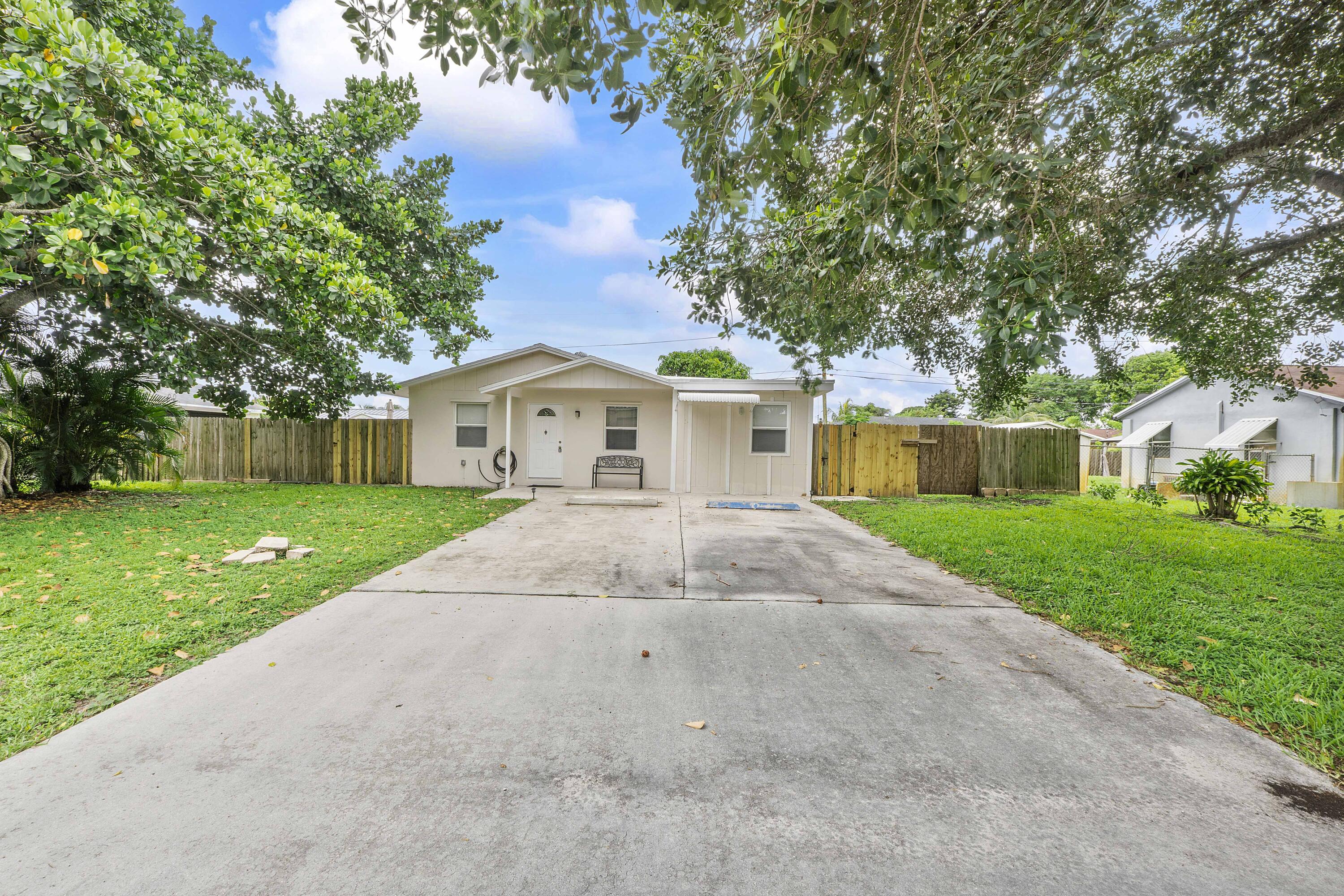 3344 Plaza, Lake Worth FL 33462