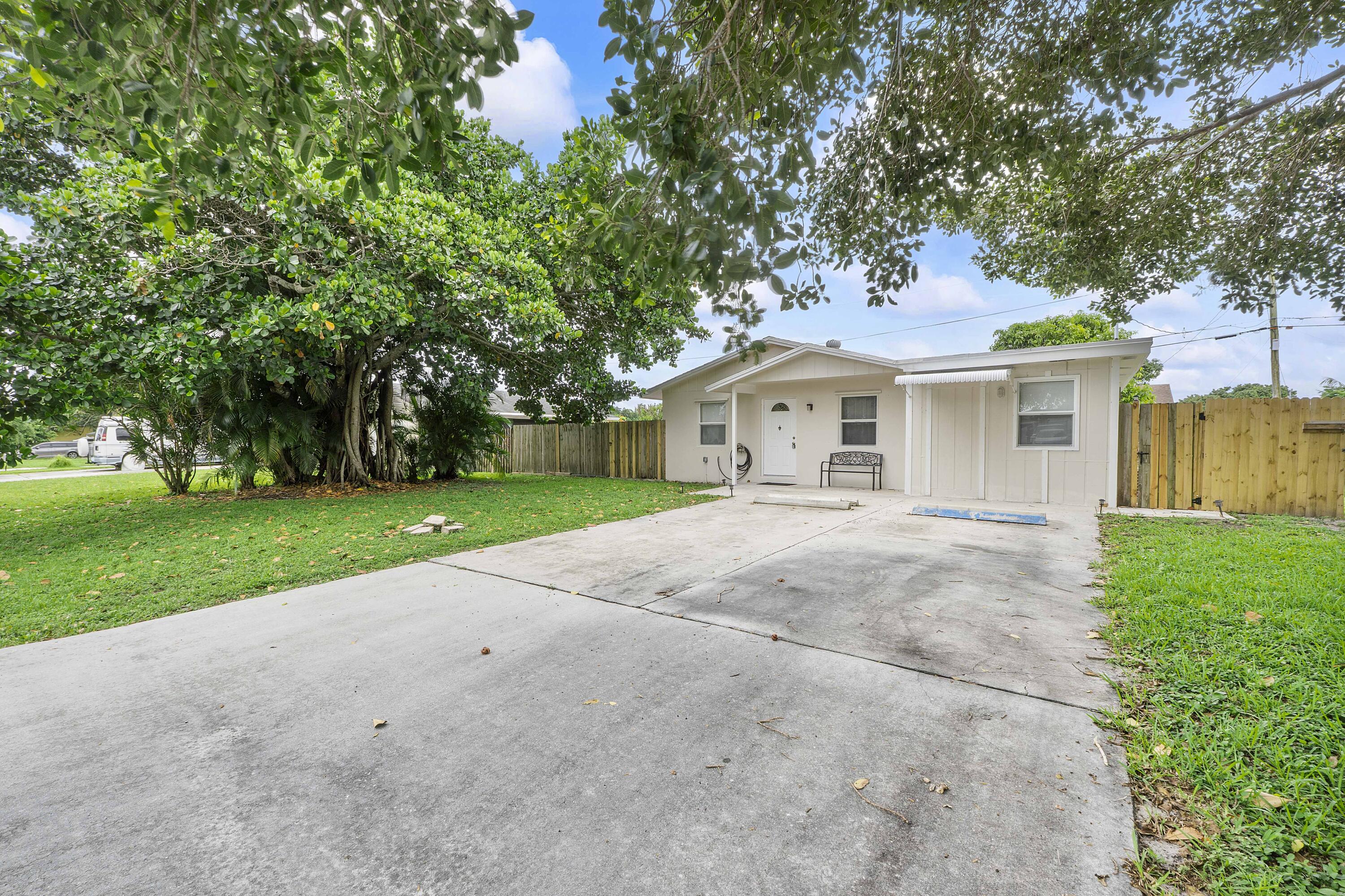 3344 Plaza, Lake Worth FL 33462