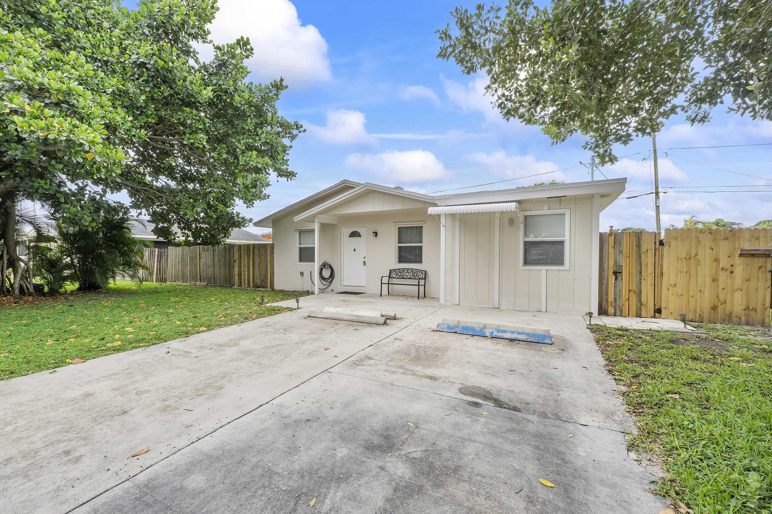 3344 Plaza, Lake Worth FL 33462