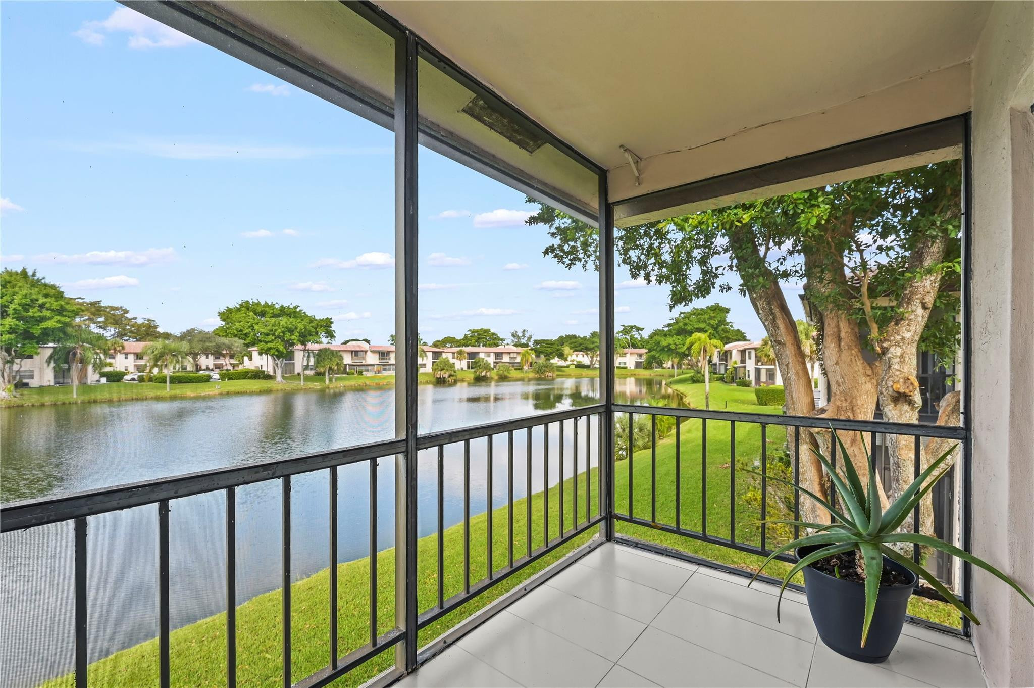 21649 Juego #4 E, Boca Raton FL 33433