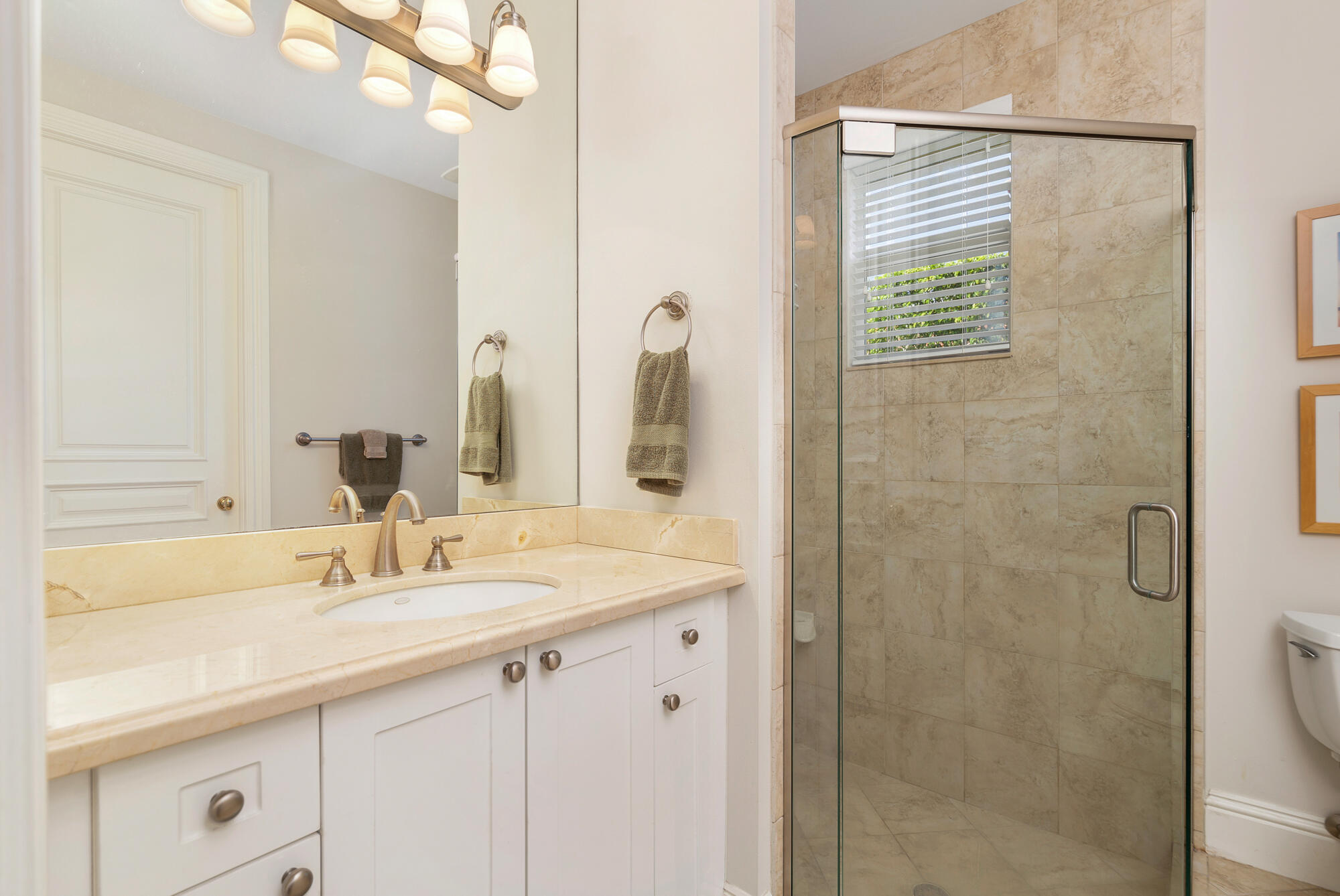 594 N Country Club, Atlantis FL 33462
