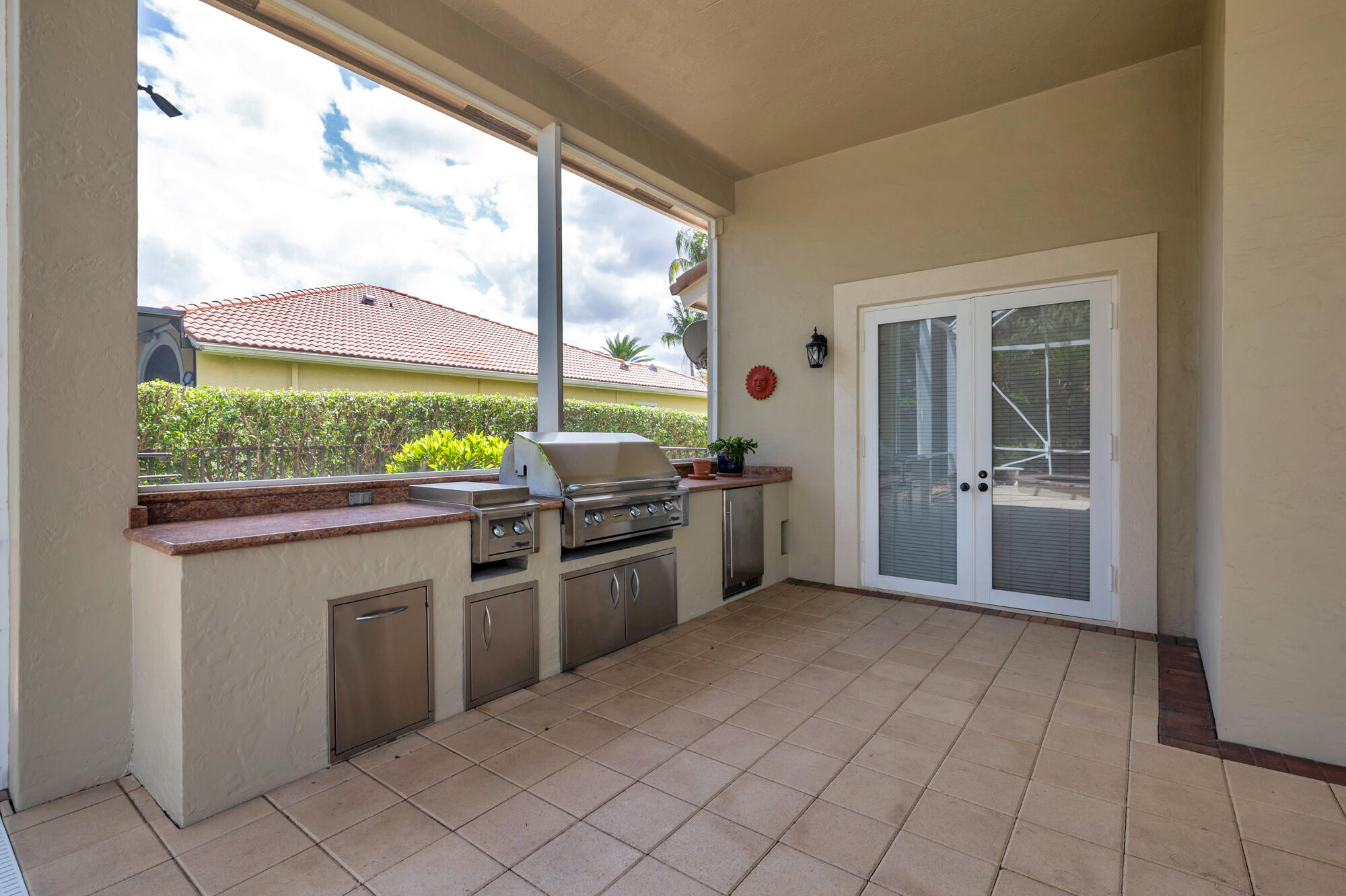 594 N Country Club, Atlantis FL 33462