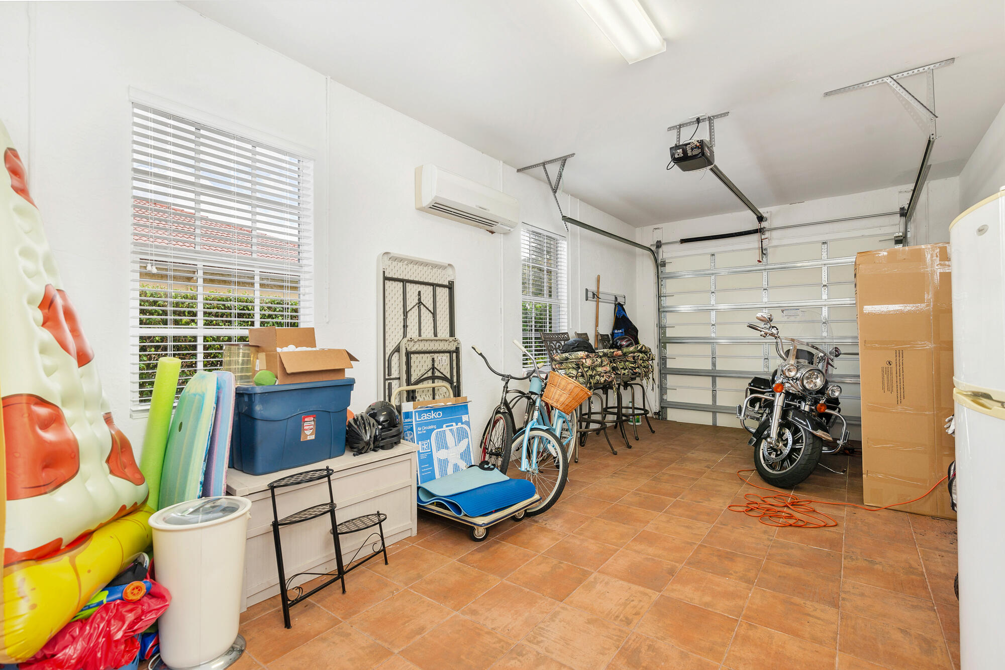 594 N Country Club, Atlantis FL 33462