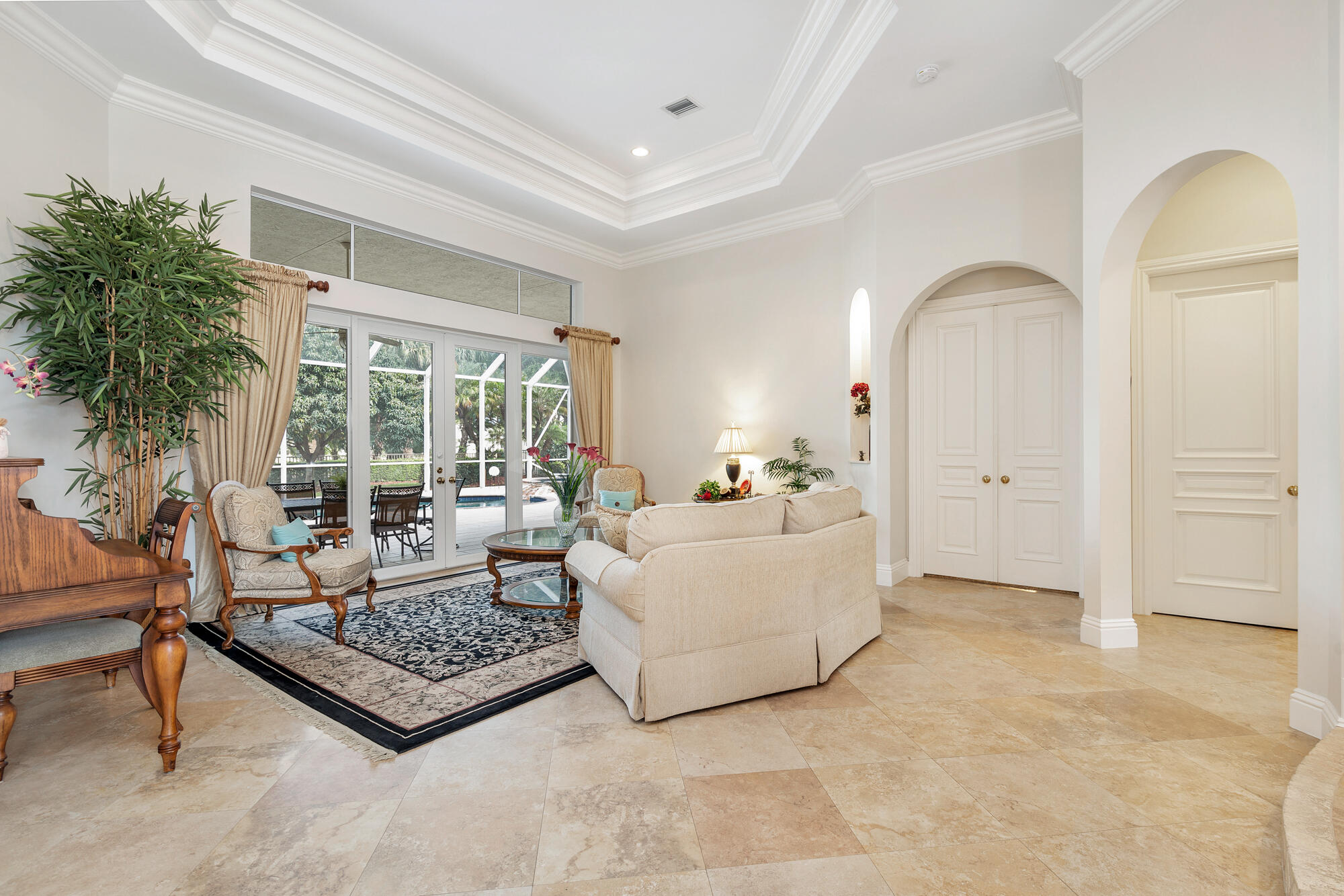 594 N Country Club, Atlantis FL 33462
