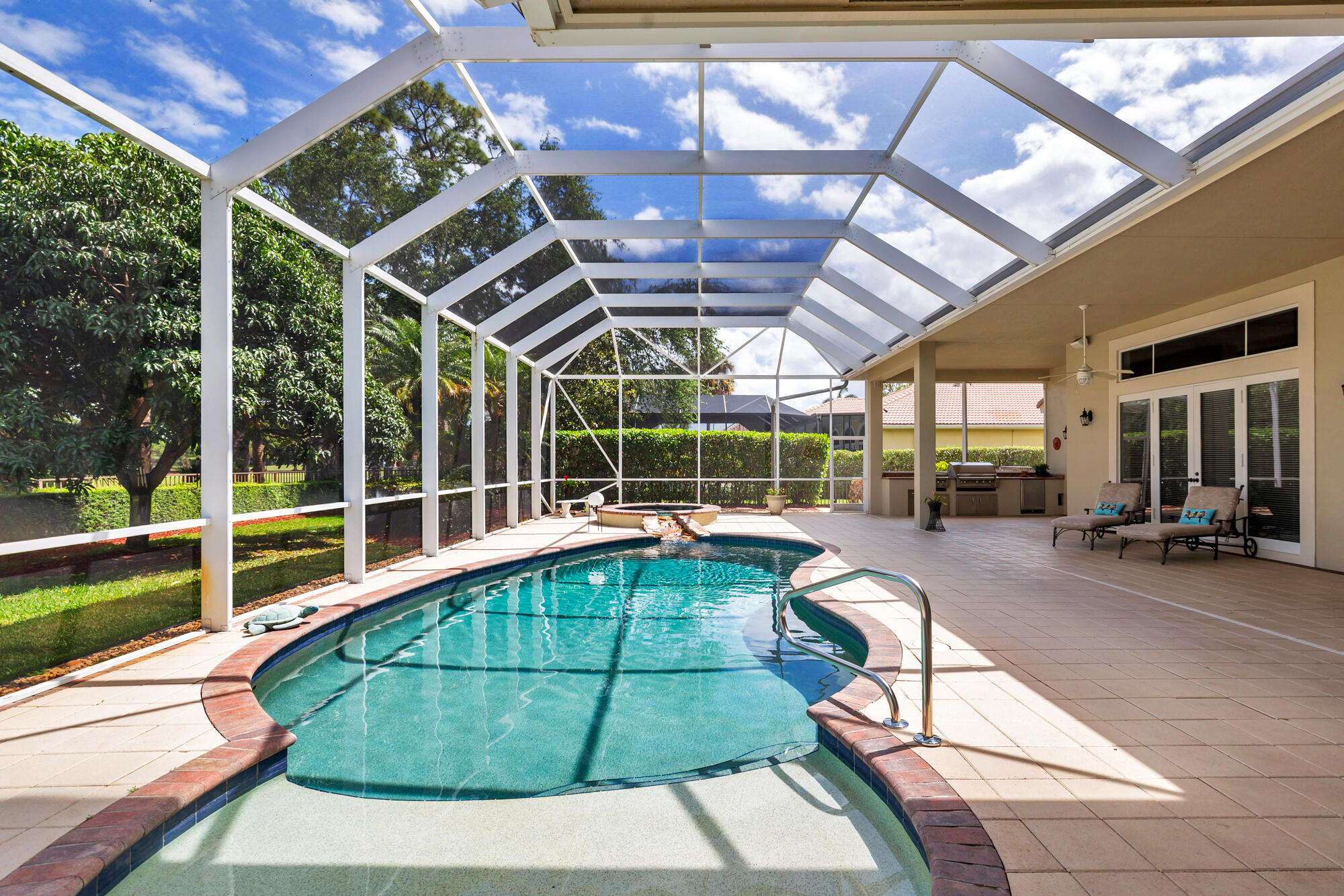 594 N Country Club, Atlantis FL 33462