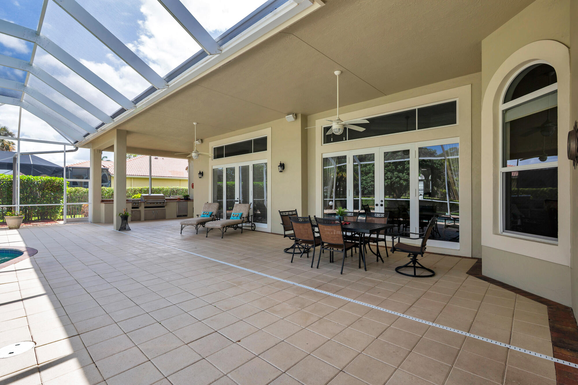 594 N Country Club, Atlantis FL 33462