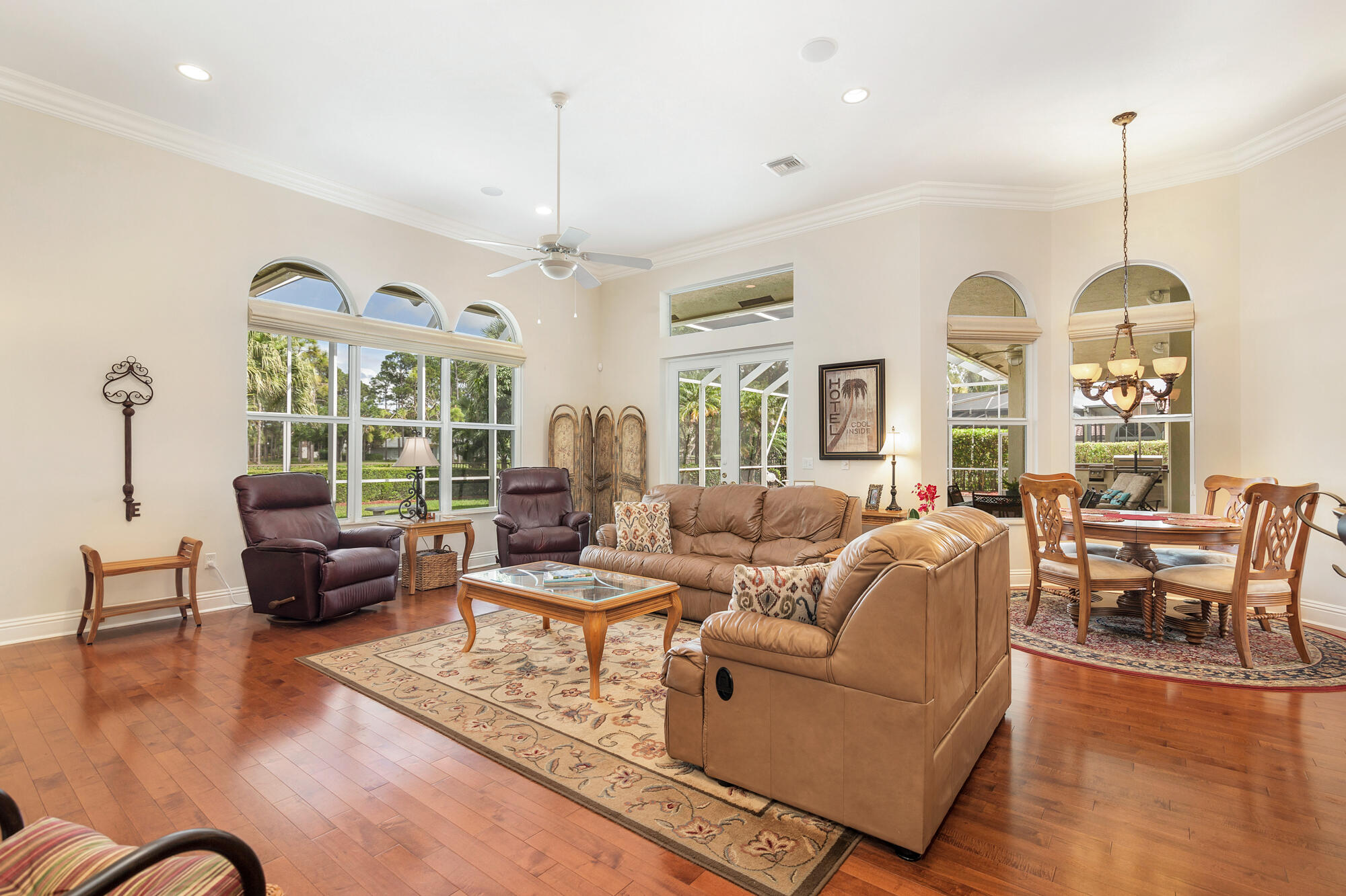 594 N Country Club, Atlantis FL 33462