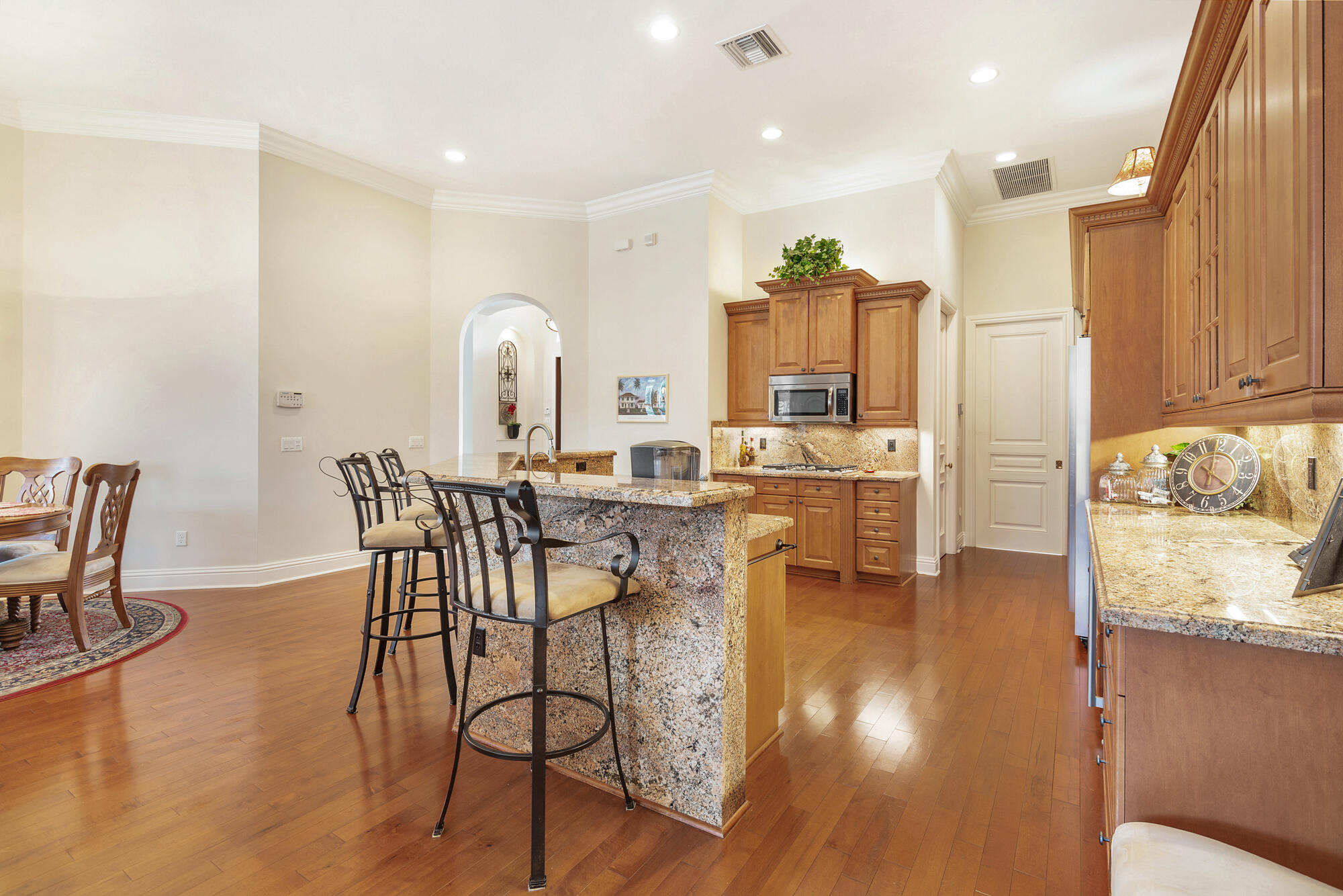 594 N Country Club, Atlantis FL 33462