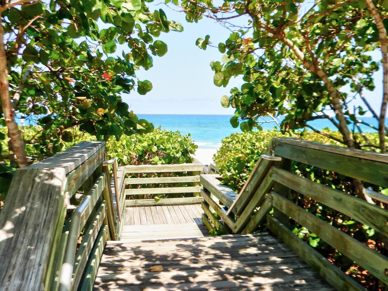 126 Tierra #4, Jupiter FL 33477