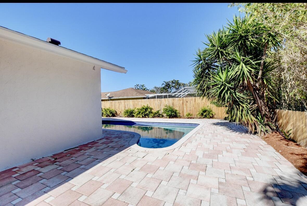 17768 Maplewood, Boca Raton FL 33487