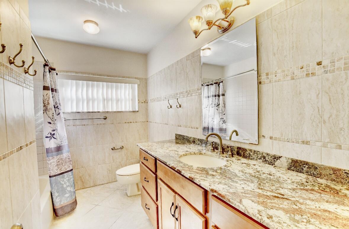 17768 Maplewood, Boca Raton FL 33487