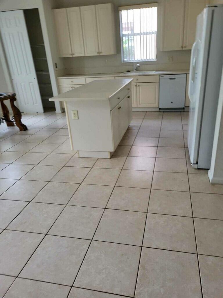 121 Tuscany, Royal Palm Beach FL 33411