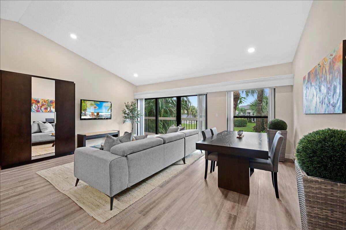 11863 Wimbledon #542, Wellington FL 33414