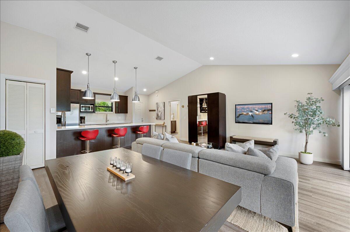 11863 Wimbledon #542, Wellington FL 33414