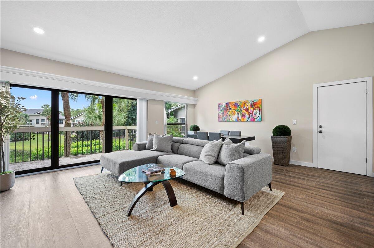 11863 Wimbledon #542, Wellington FL 33414