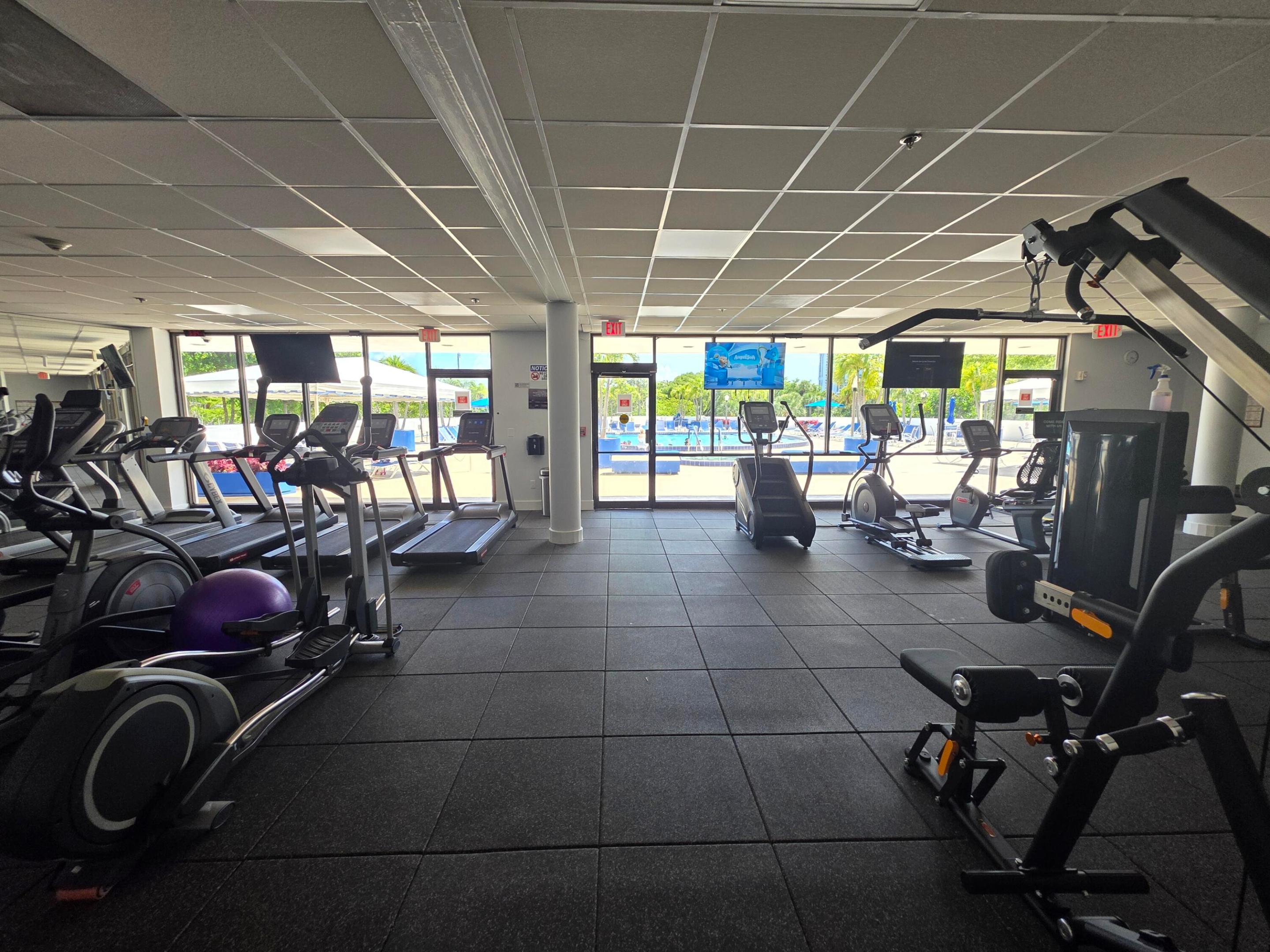 3701 N Country Club #1008, Aventura FL 33180