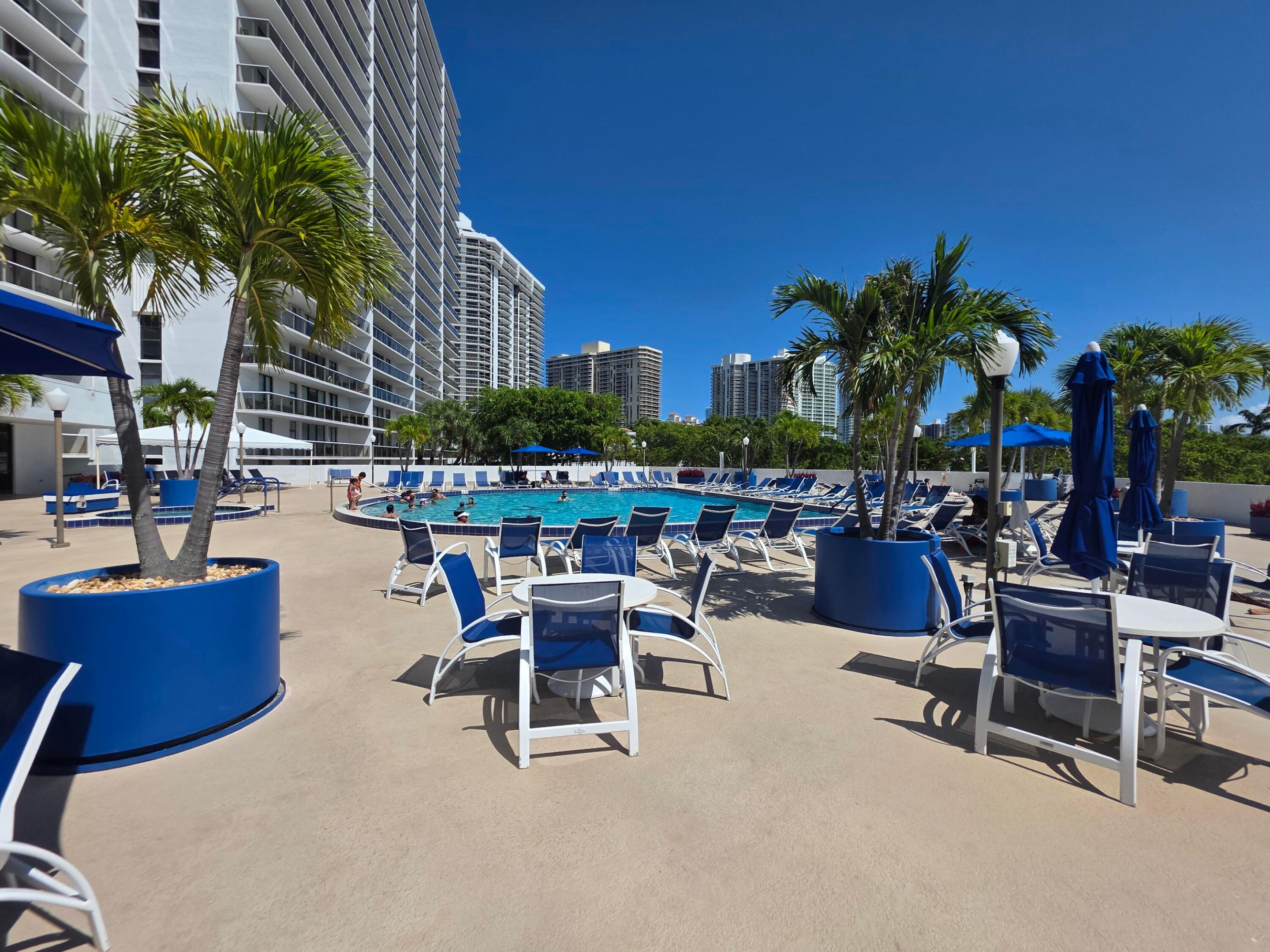 3701 N Country Club #1008, Aventura FL 33180