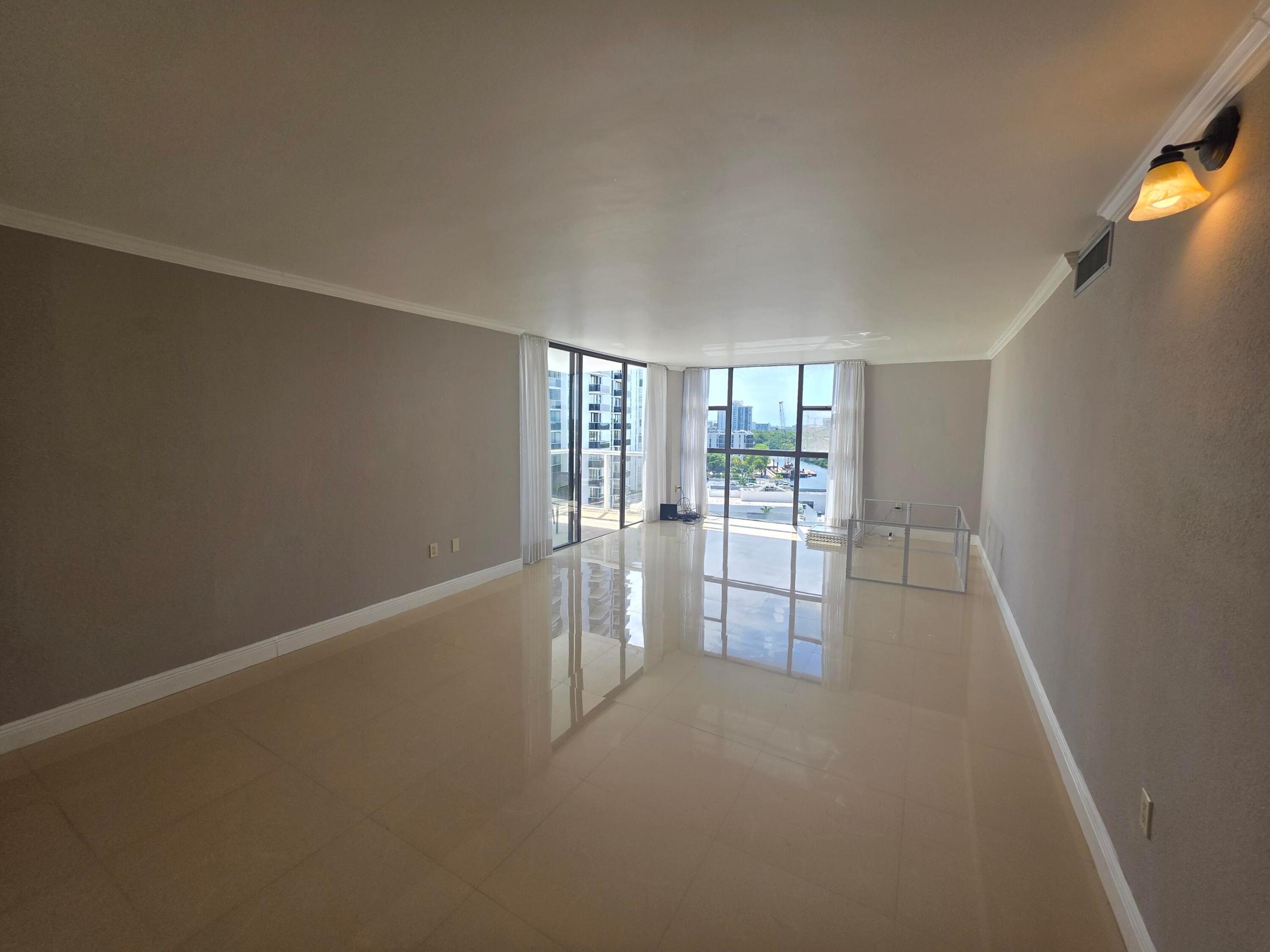 3701 N Country Club #1008, Aventura FL 33180