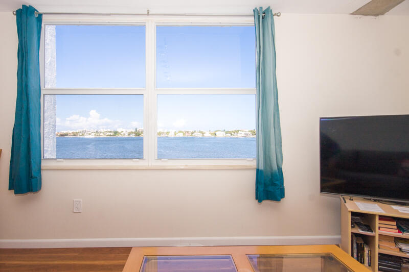 301 Croton #405, Lantana FL 33462