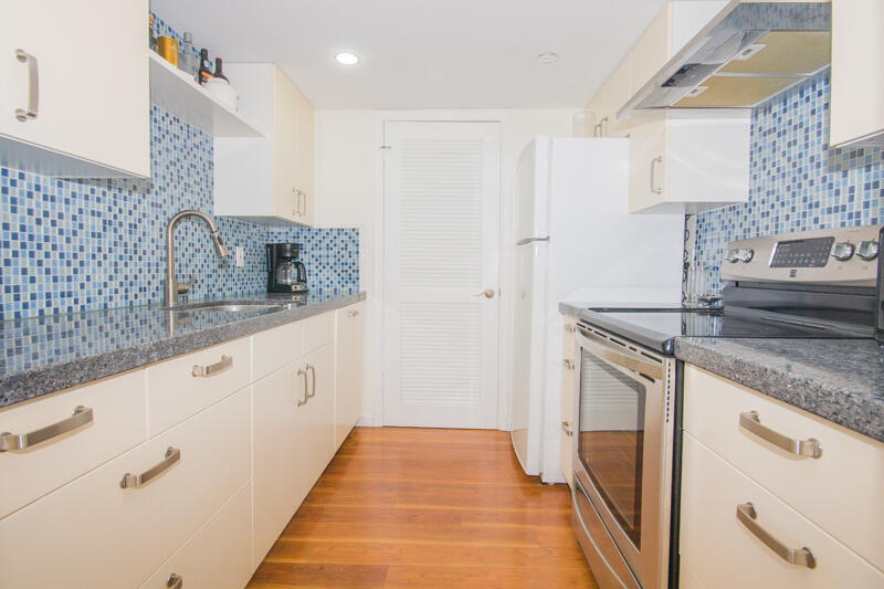 301 Croton #405, Lantana FL 33462