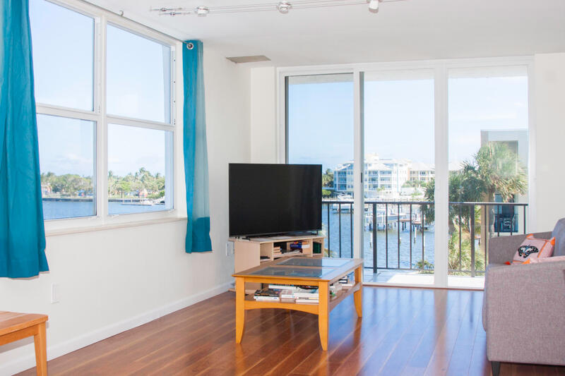 301 Croton #405, Lantana FL 33462