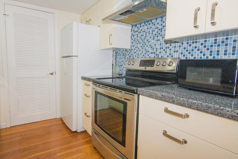 301 Croton #405, Lantana FL 33462
