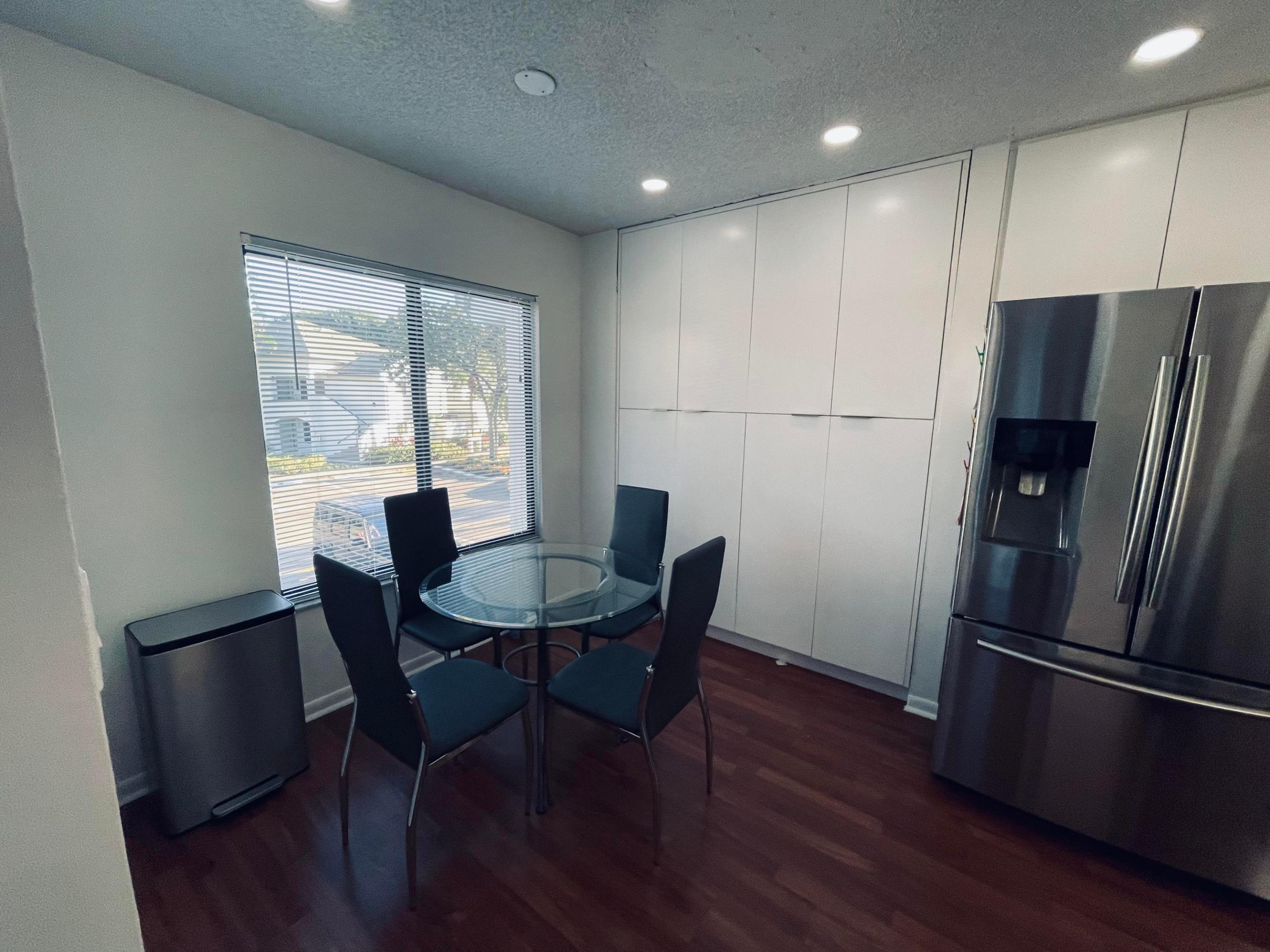 7473 Glendevon #407, Delray Beach FL 33446