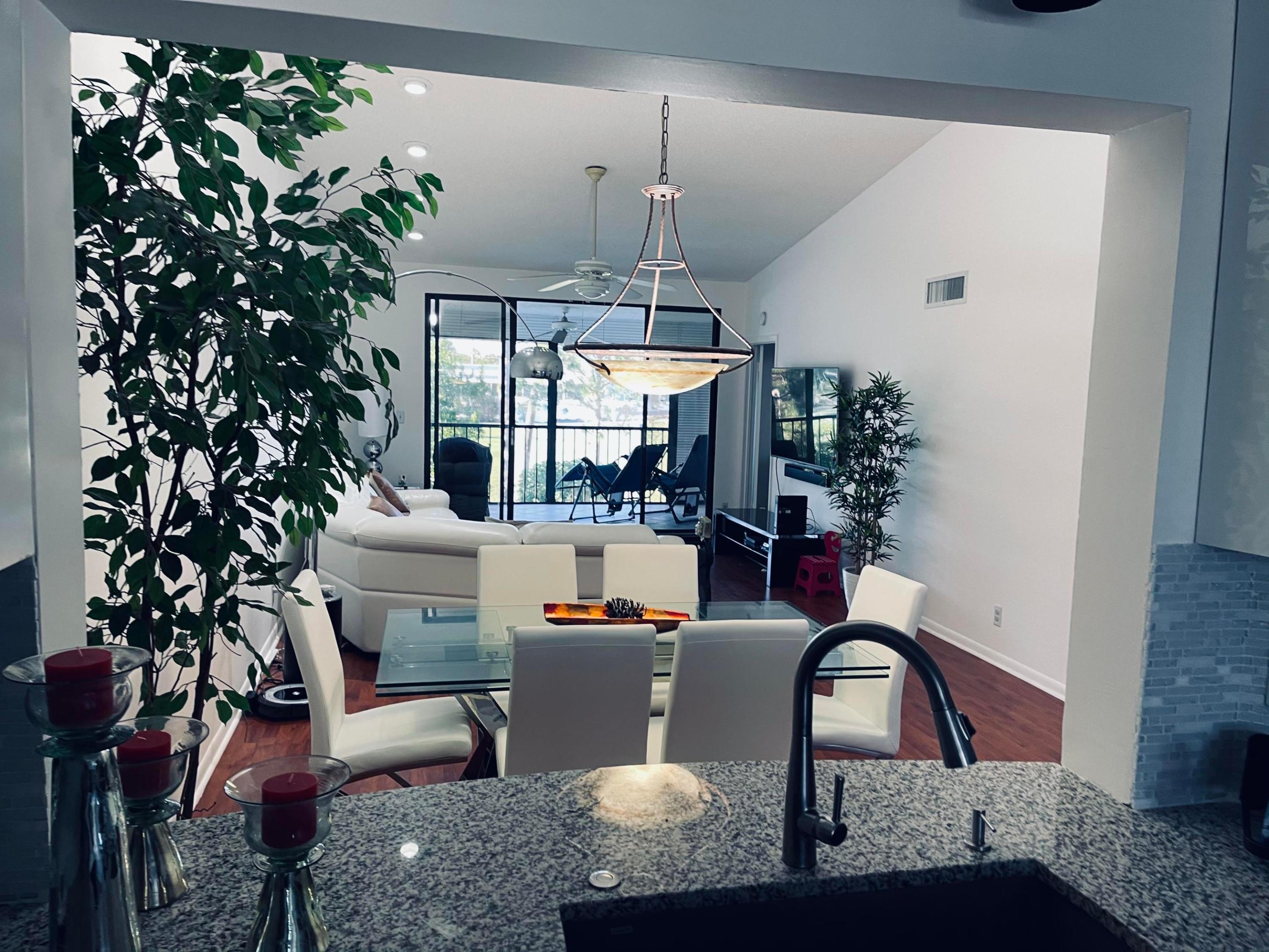 7473 Glendevon #407, Delray Beach FL 33446
