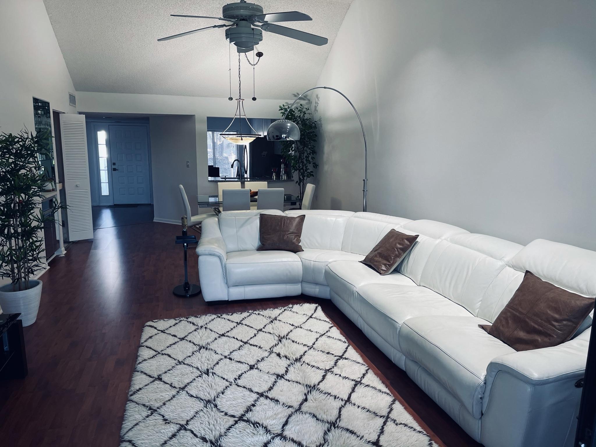 7473 Glendevon #407, Delray Beach FL 33446