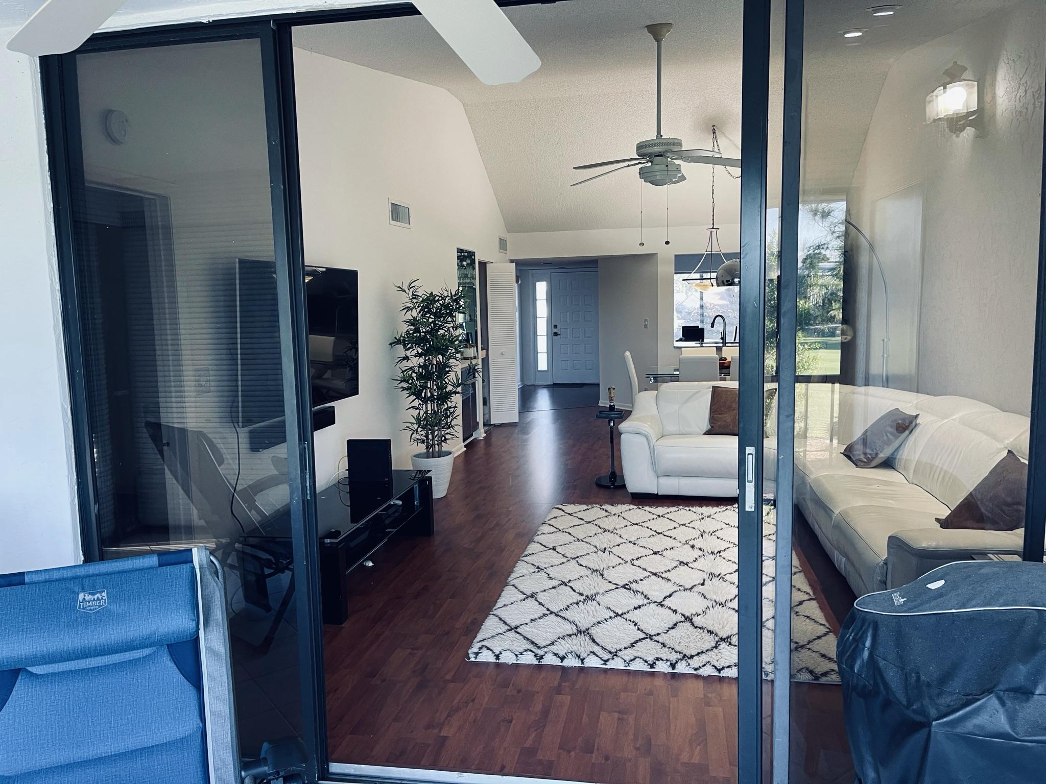 7473 Glendevon #407, Delray Beach FL 33446