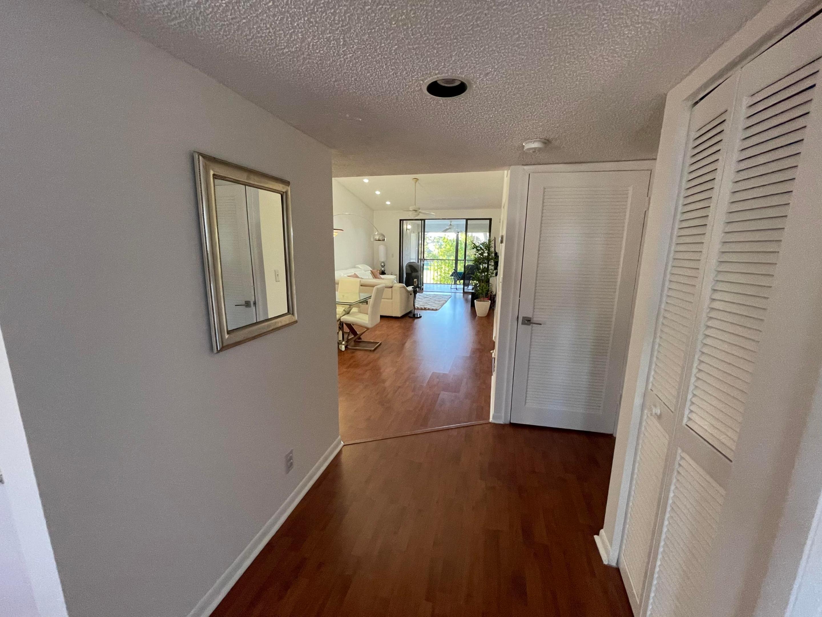 7473 Glendevon #407, Delray Beach FL 33446