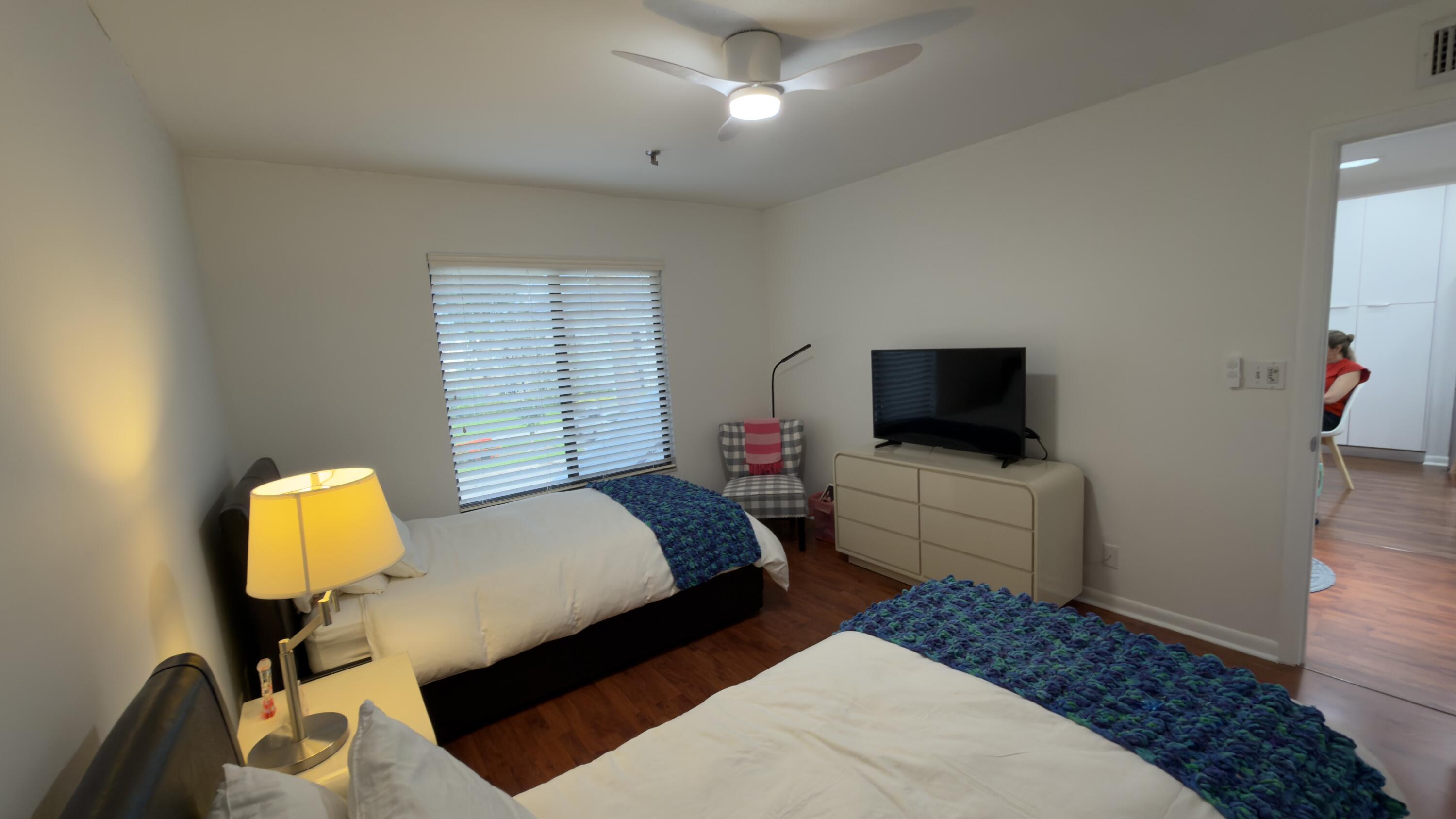7473 Glendevon #407, Delray Beach FL 33446