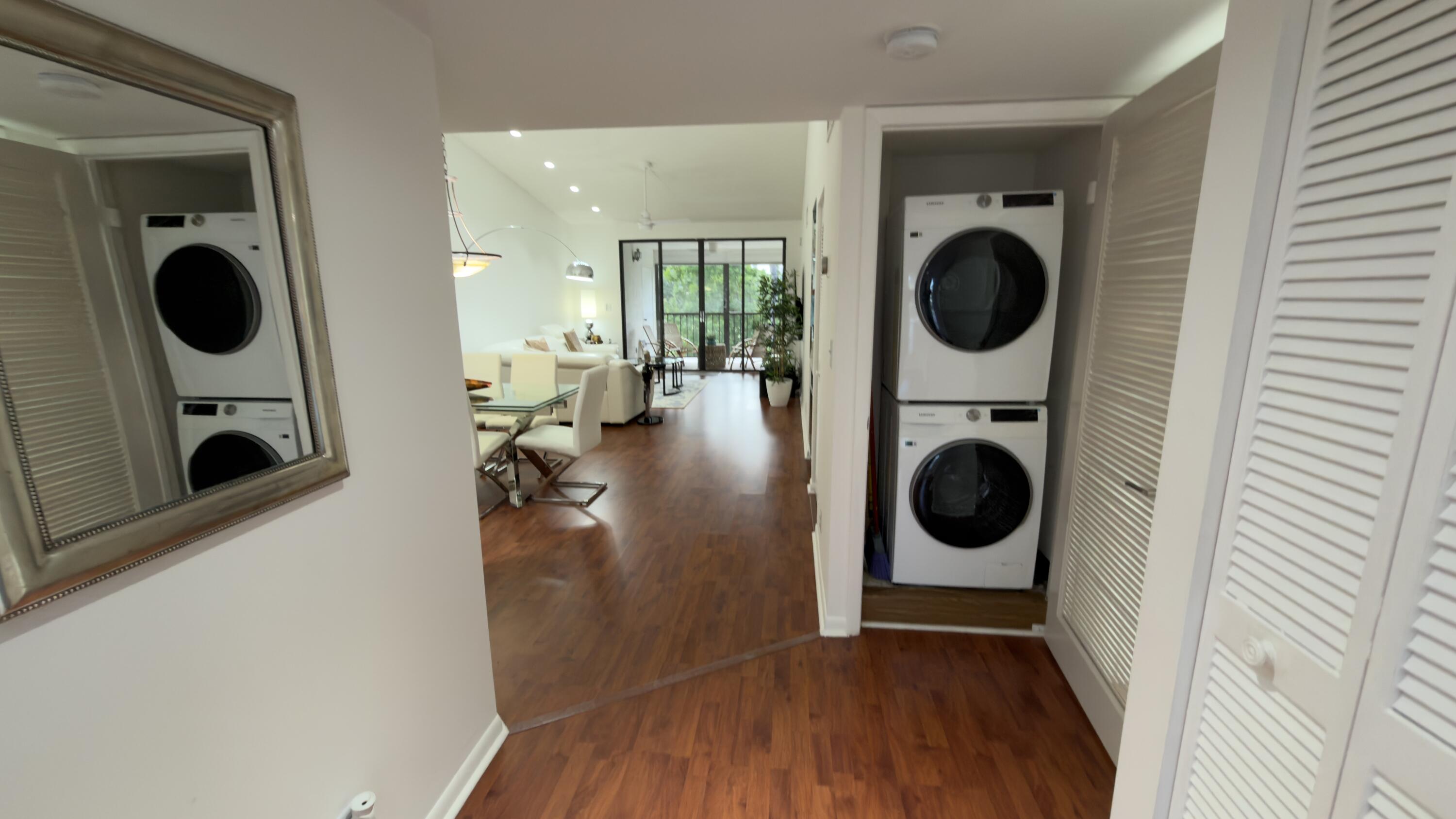 7473 Glendevon #407, Delray Beach FL 33446