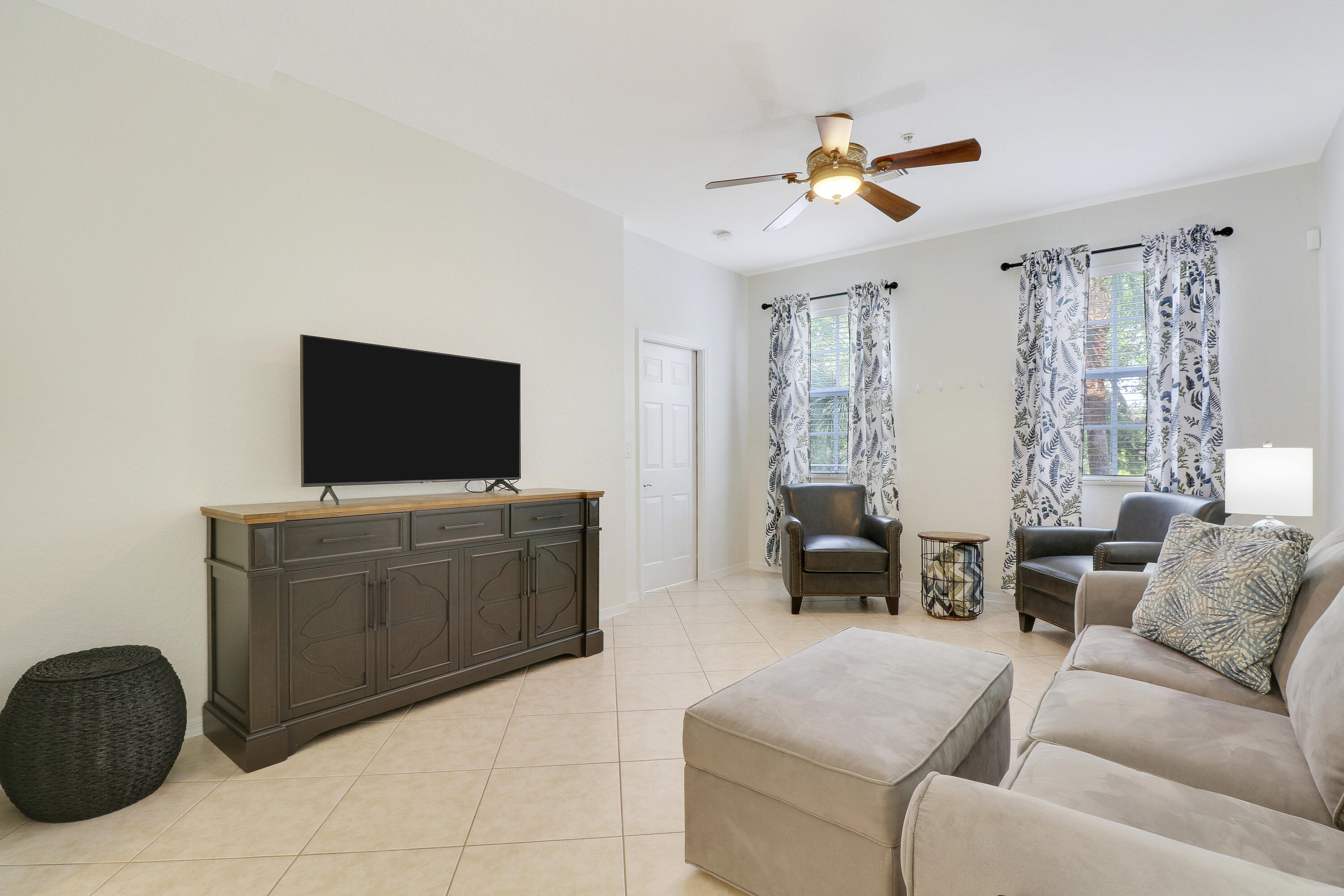123 E Thatch Palm, Jupiter FL 33458