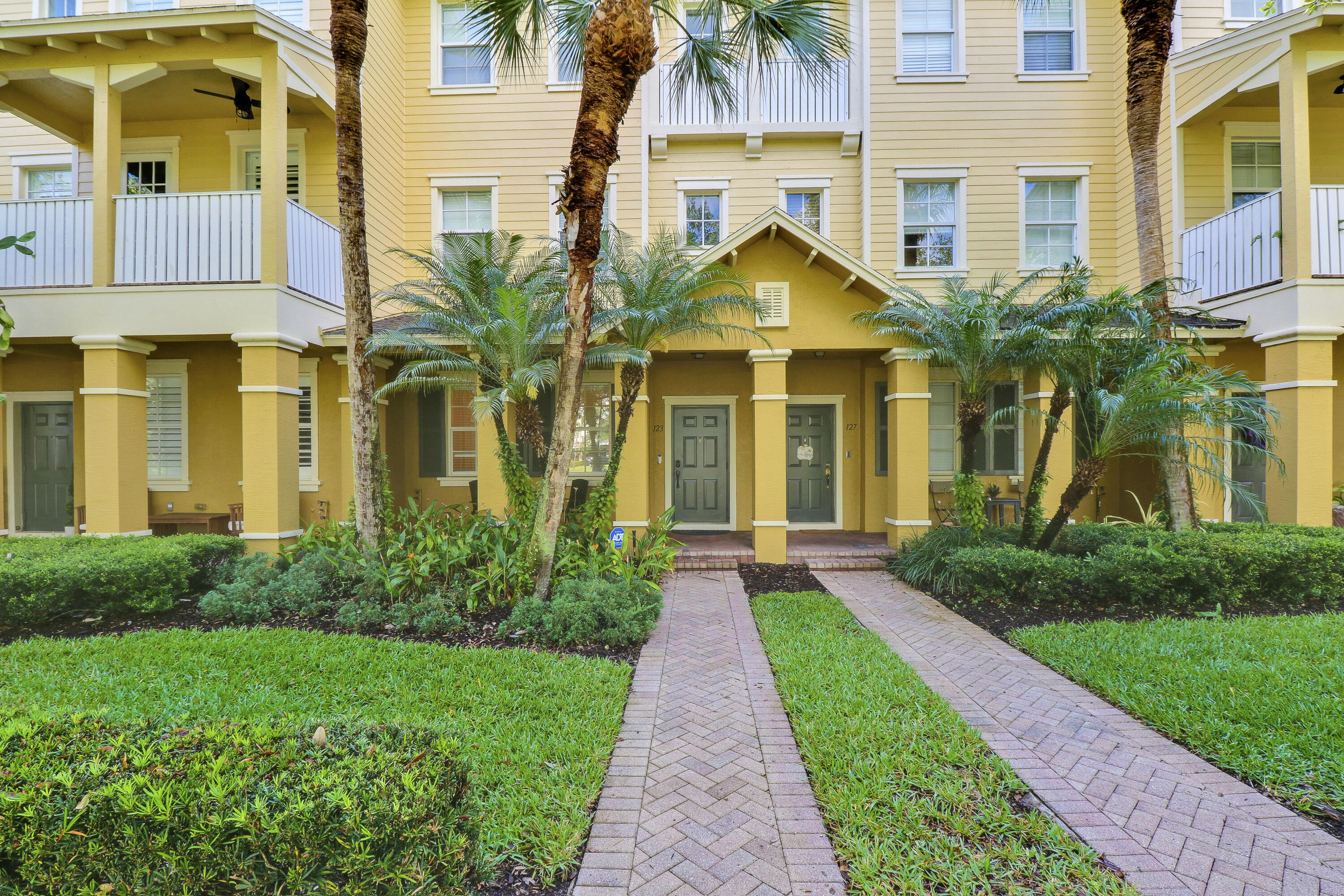 123 E Thatch Palm, Jupiter FL 33458