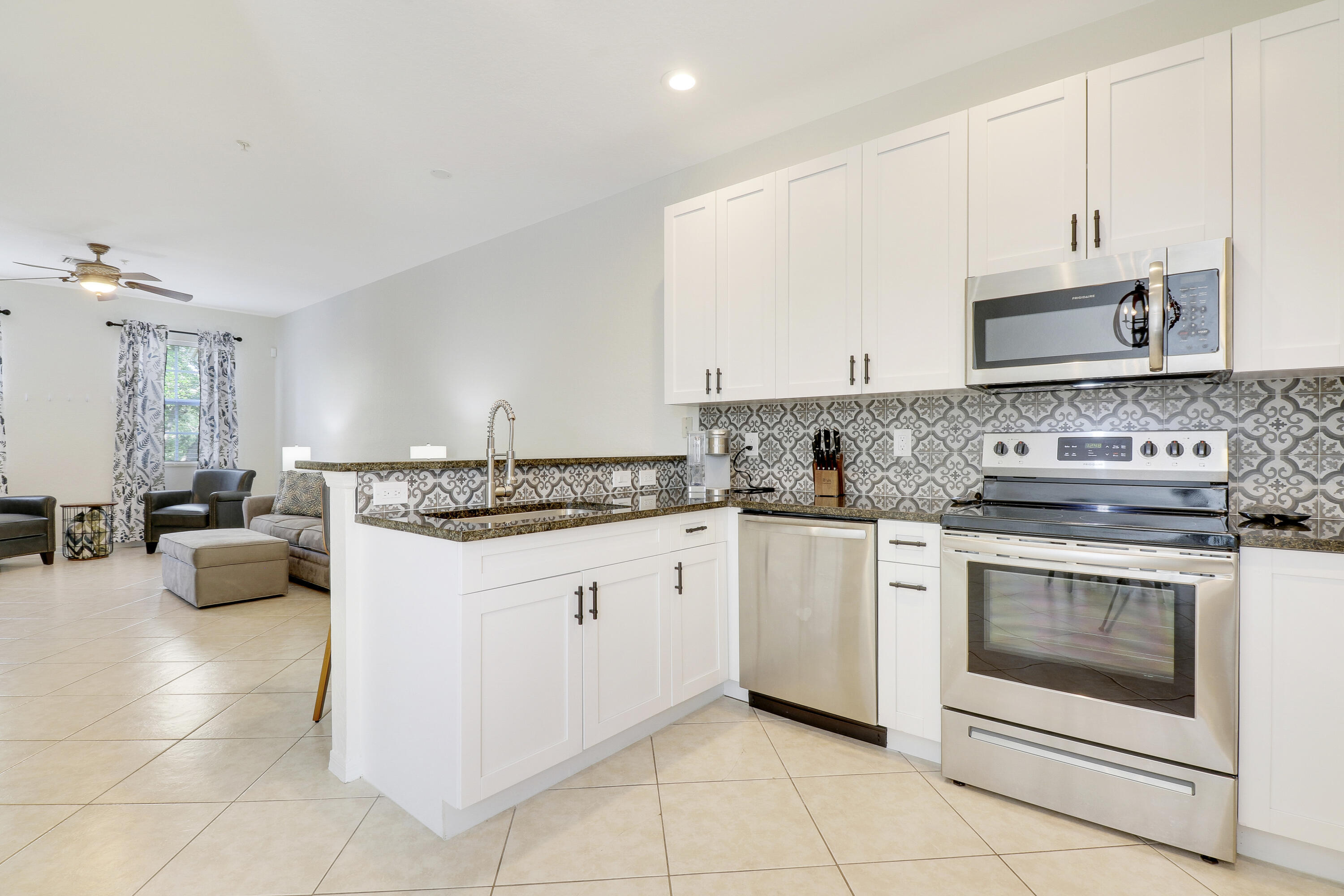 123 E Thatch Palm, Jupiter FL 33458