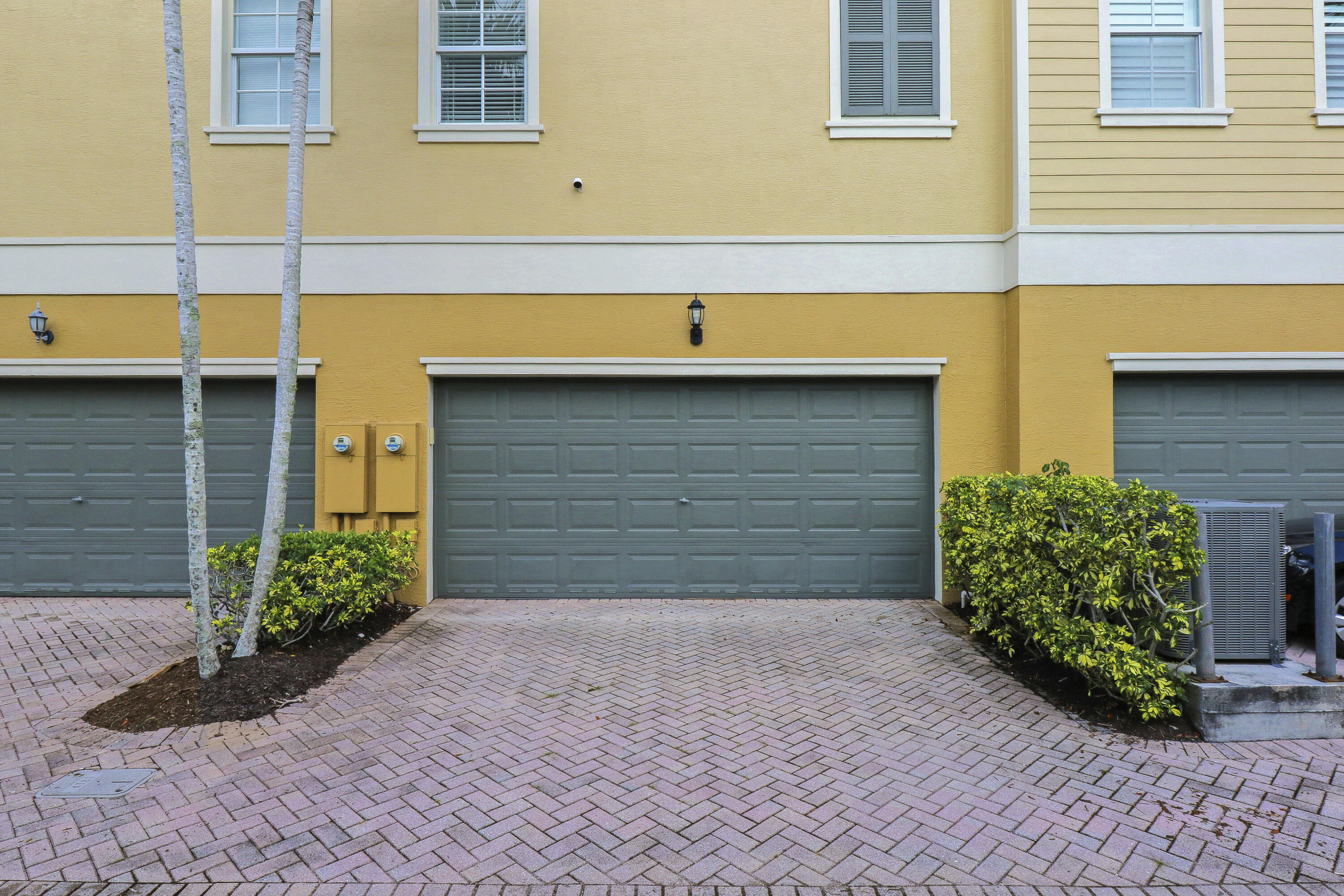 123 E Thatch Palm, Jupiter FL 33458