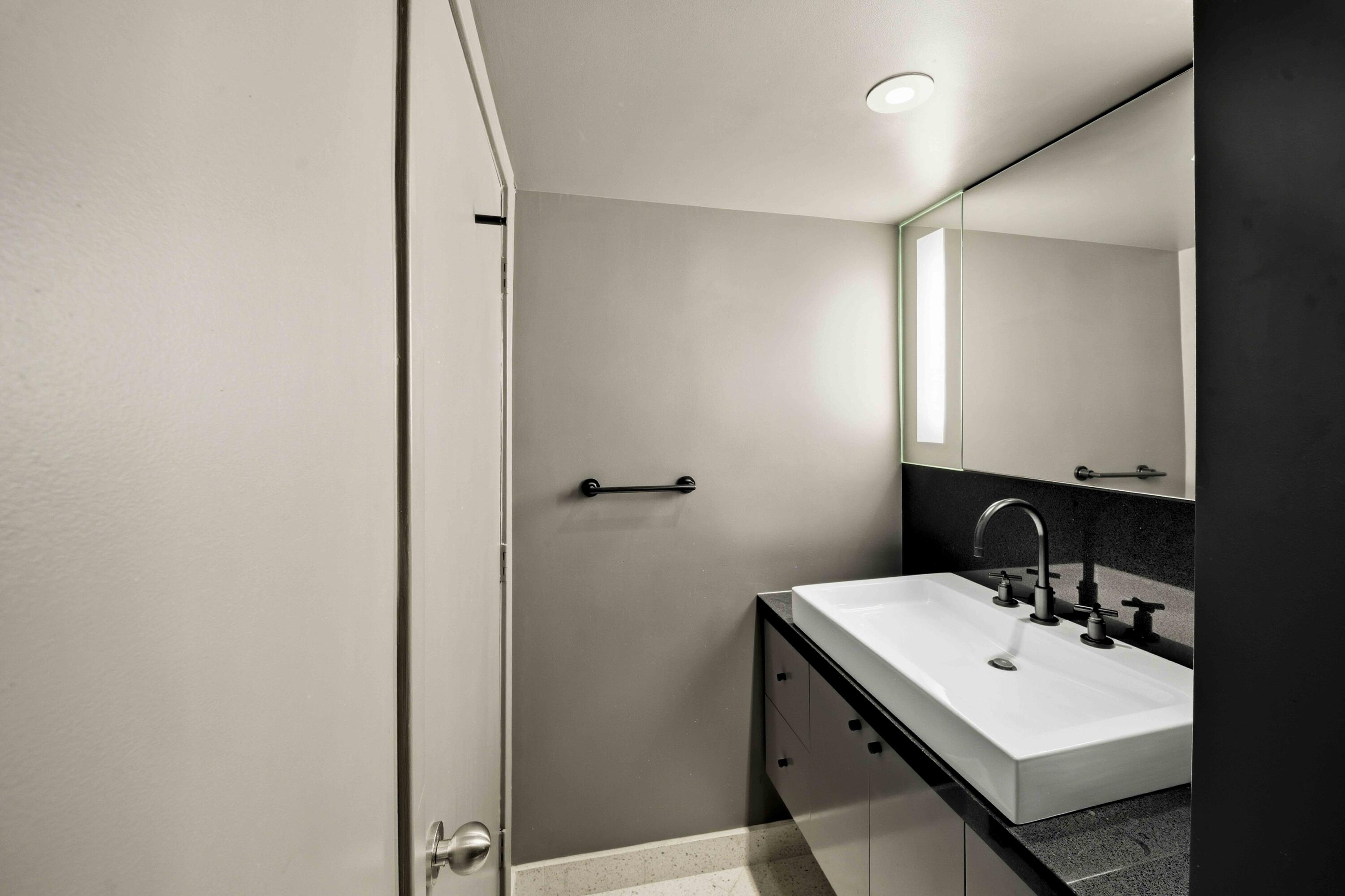 333 Sunset #404, Fort Lauderdale FL 33301