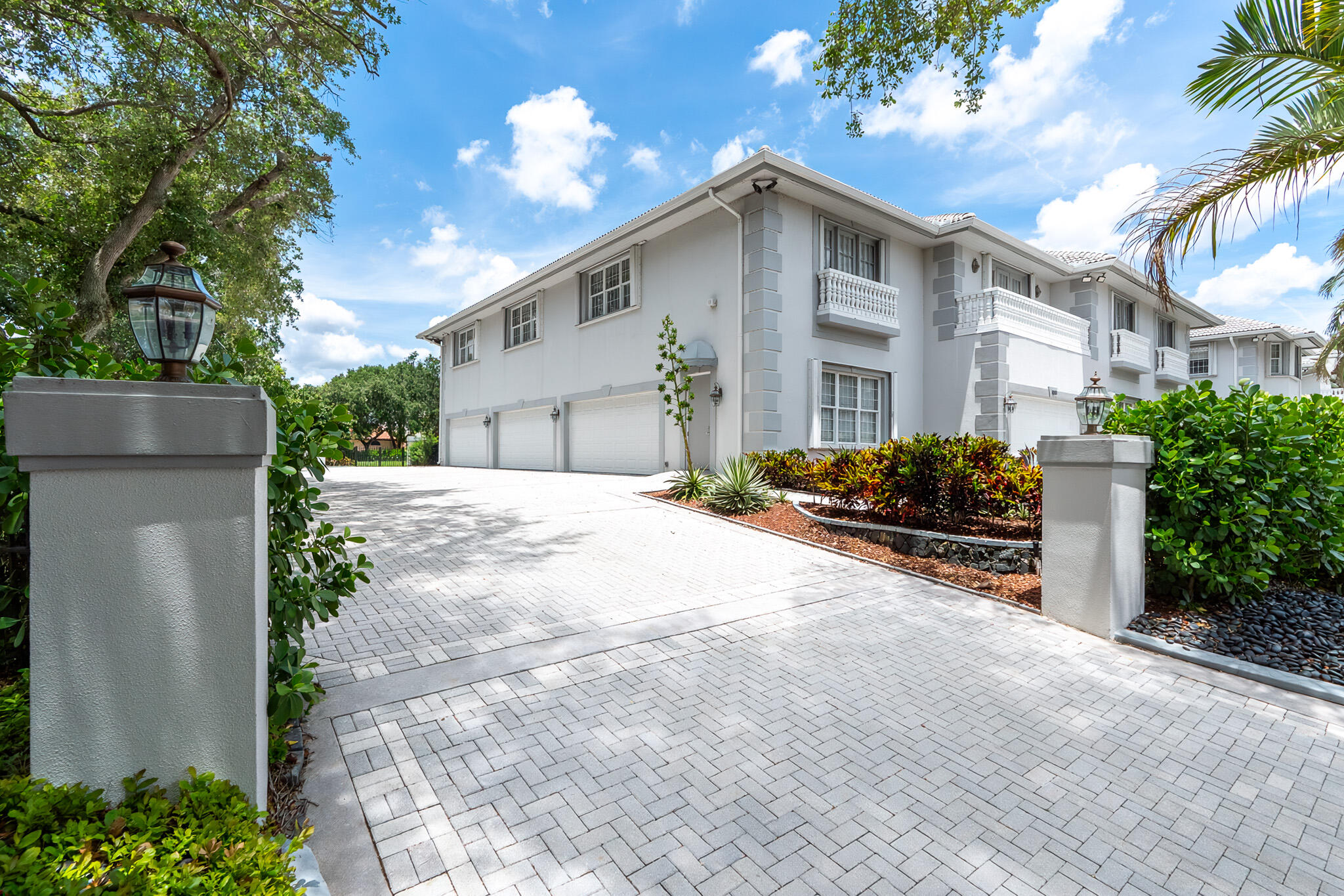 1800 Eagle Trace, Coral Springs FL 33071
