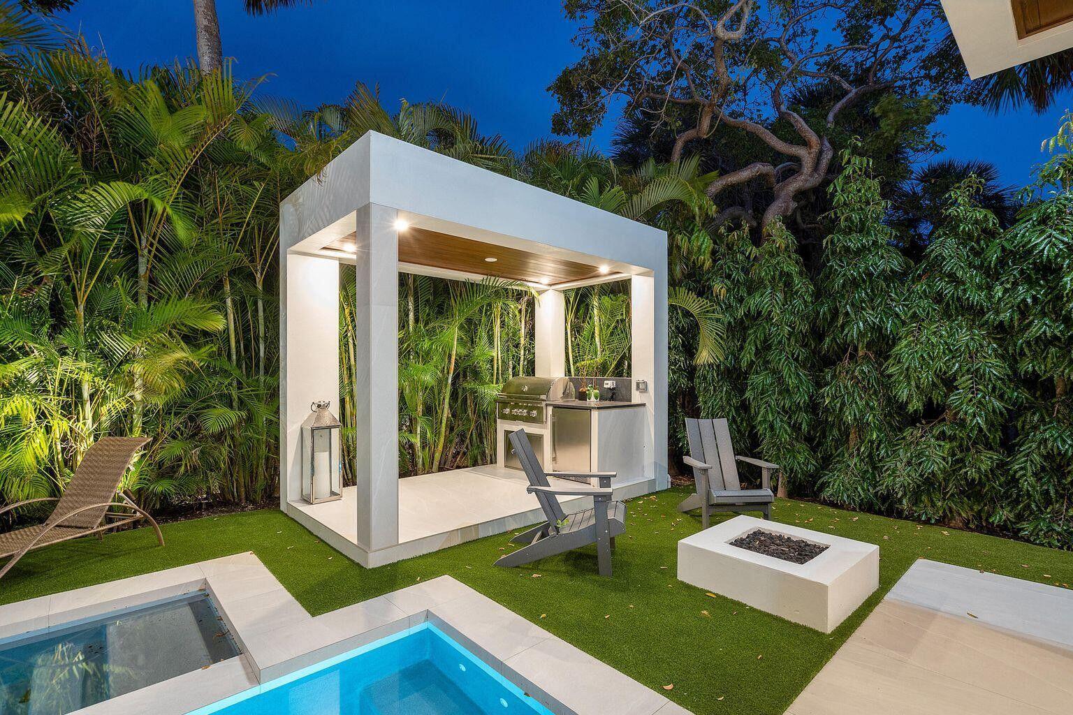 775 W Park Dr, Boca Raton FL 33432