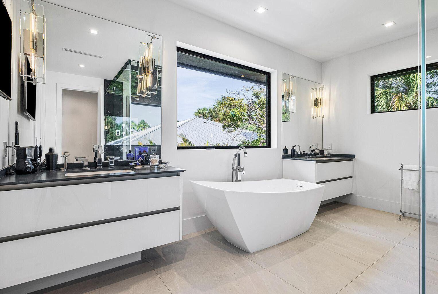 775 W Park Dr, Boca Raton FL 33432
