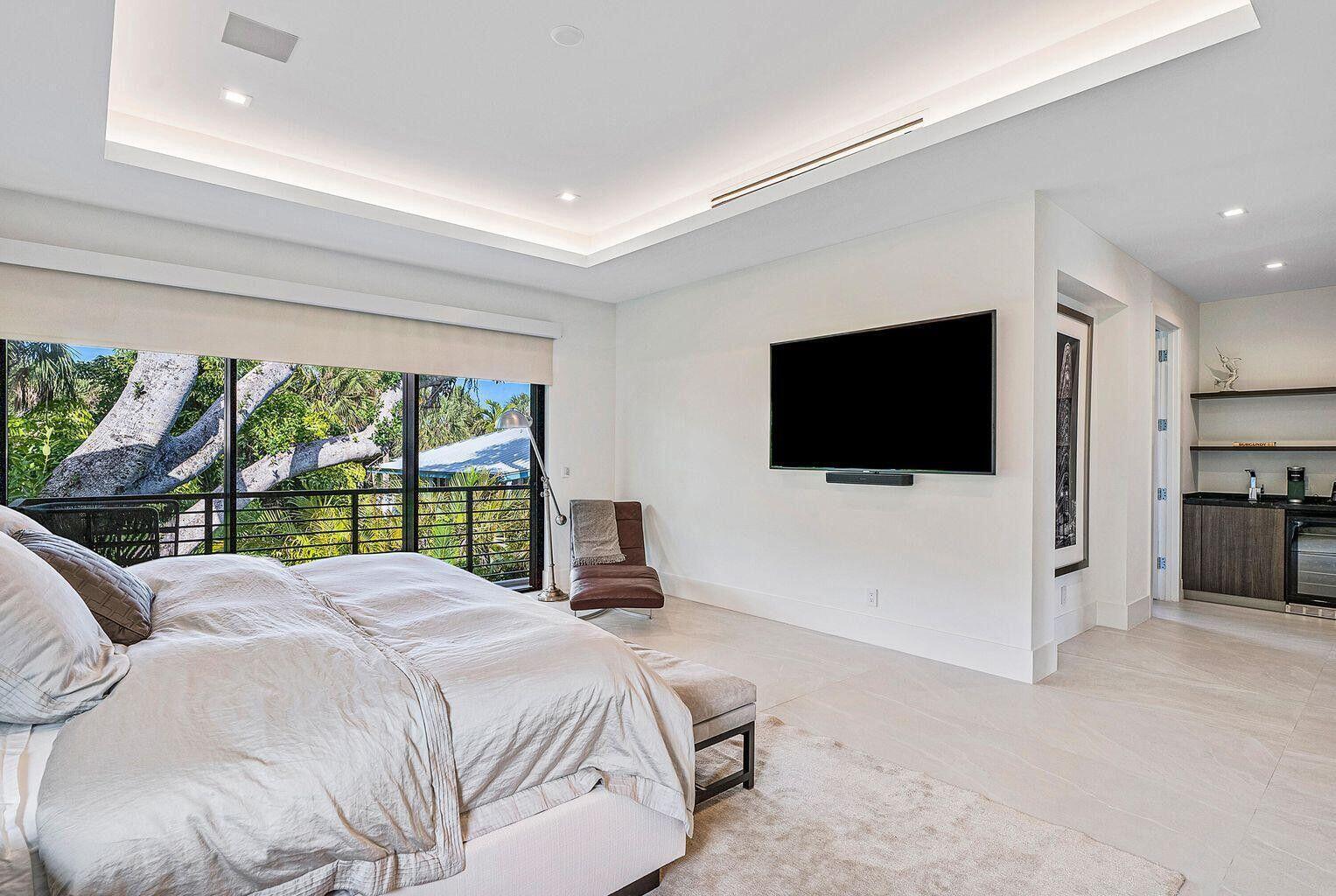 775 W Park Dr, Boca Raton FL 33432