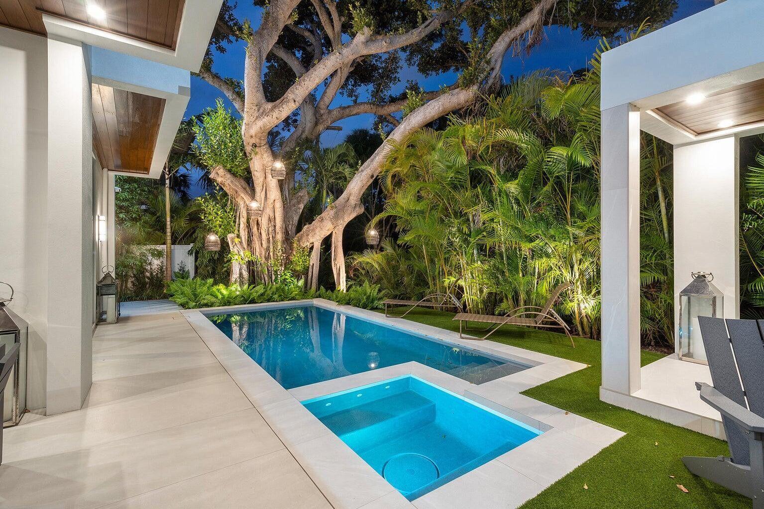 775 W Park Dr, Boca Raton FL 33432