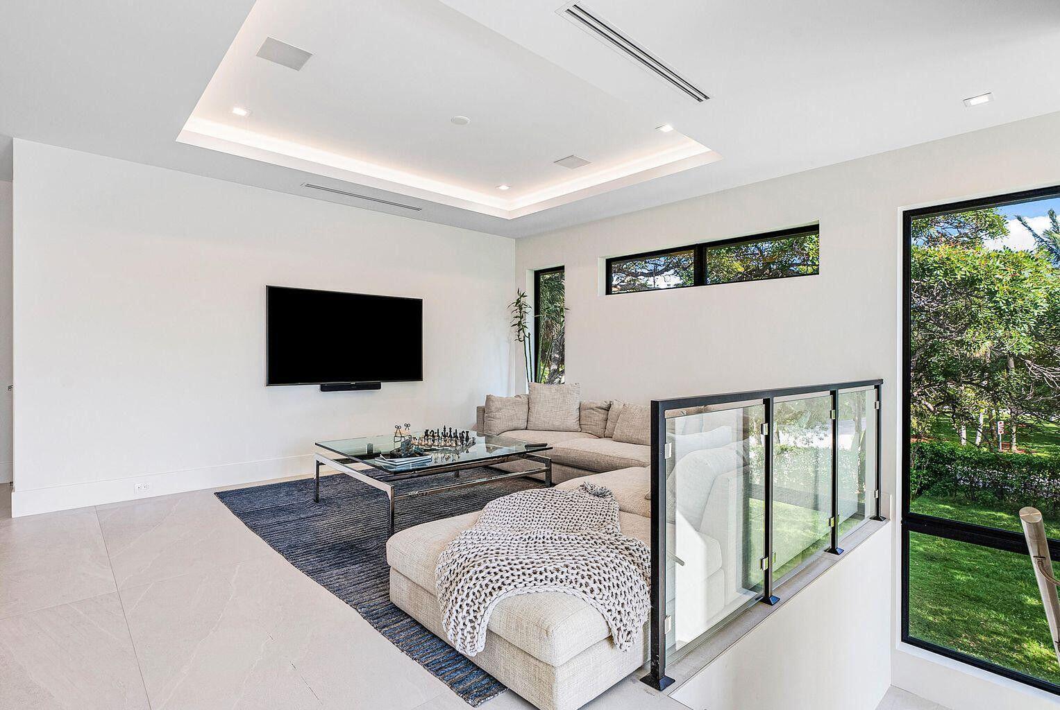775 W Park Dr, Boca Raton FL 33432