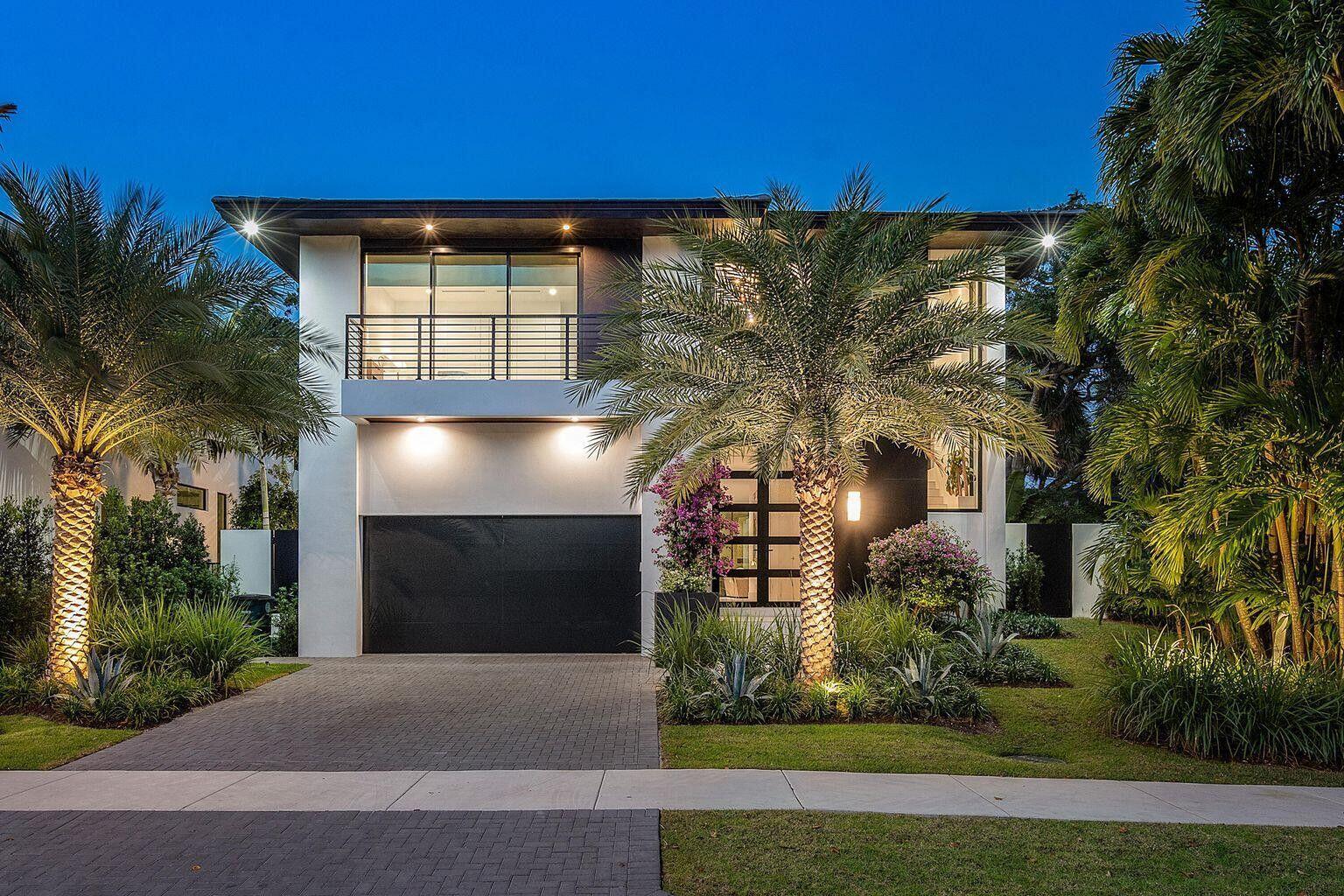 775 W Park Dr, Boca Raton FL 33432