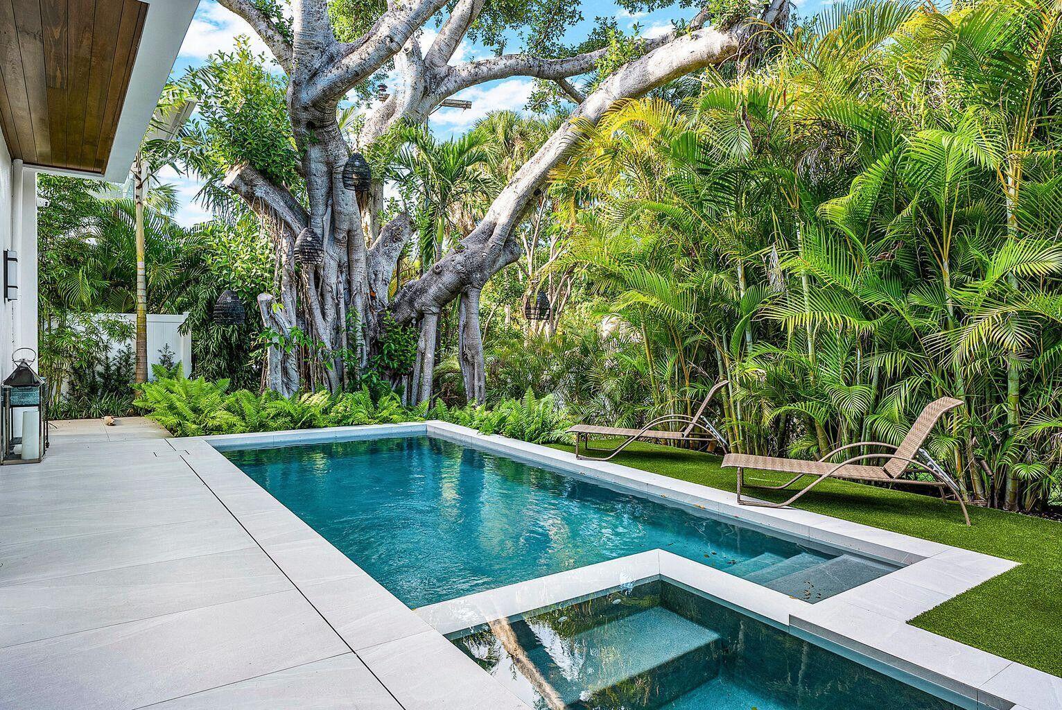 775 W Park Dr, Boca Raton FL 33432